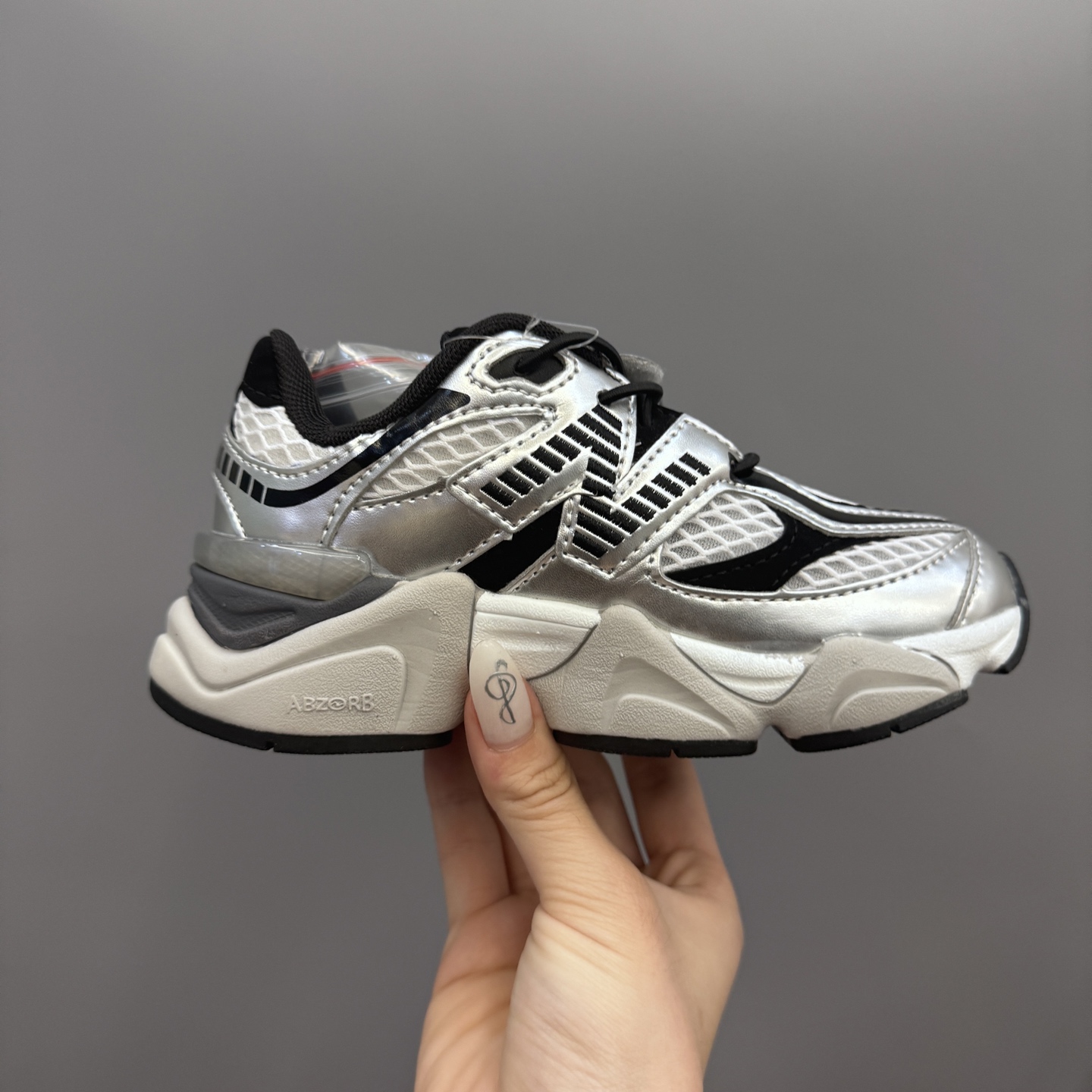 图片[4]-NB9060松紧扣儿童老爹运动鞋 尺码：24-36码 经典NB9060老爹款🆕 松紧扣设计，附赠一对鞋带，穿脱方便✌🏻 老爹款式设计，百搭又时髦✨-选品中心