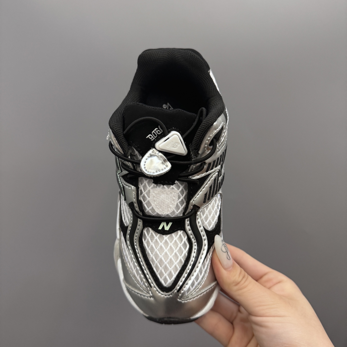 图片[7]-NB9060松紧扣儿童老爹运动鞋 尺码：24-36码 经典NB9060老爹款🆕 松紧扣设计，附赠一对鞋带，穿脱方便✌🏻 老爹款式设计，百搭又时髦✨-选品中心