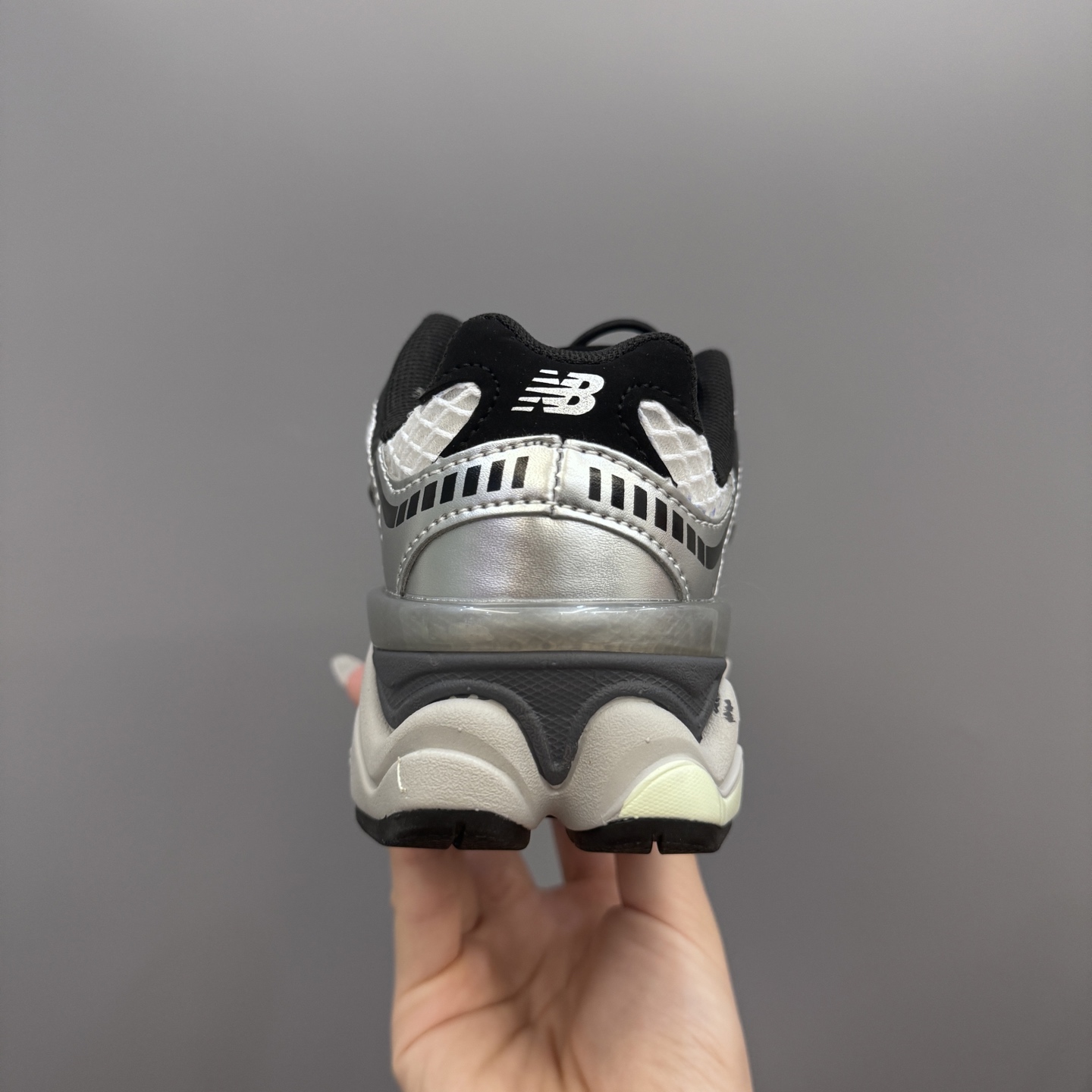 图片[8]-NB9060松紧扣儿童老爹运动鞋 尺码：24-36码 经典NB9060老爹款🆕 松紧扣设计，附赠一对鞋带，穿脱方便✌🏻 老爹款式设计，百搭又时髦✨-选品中心