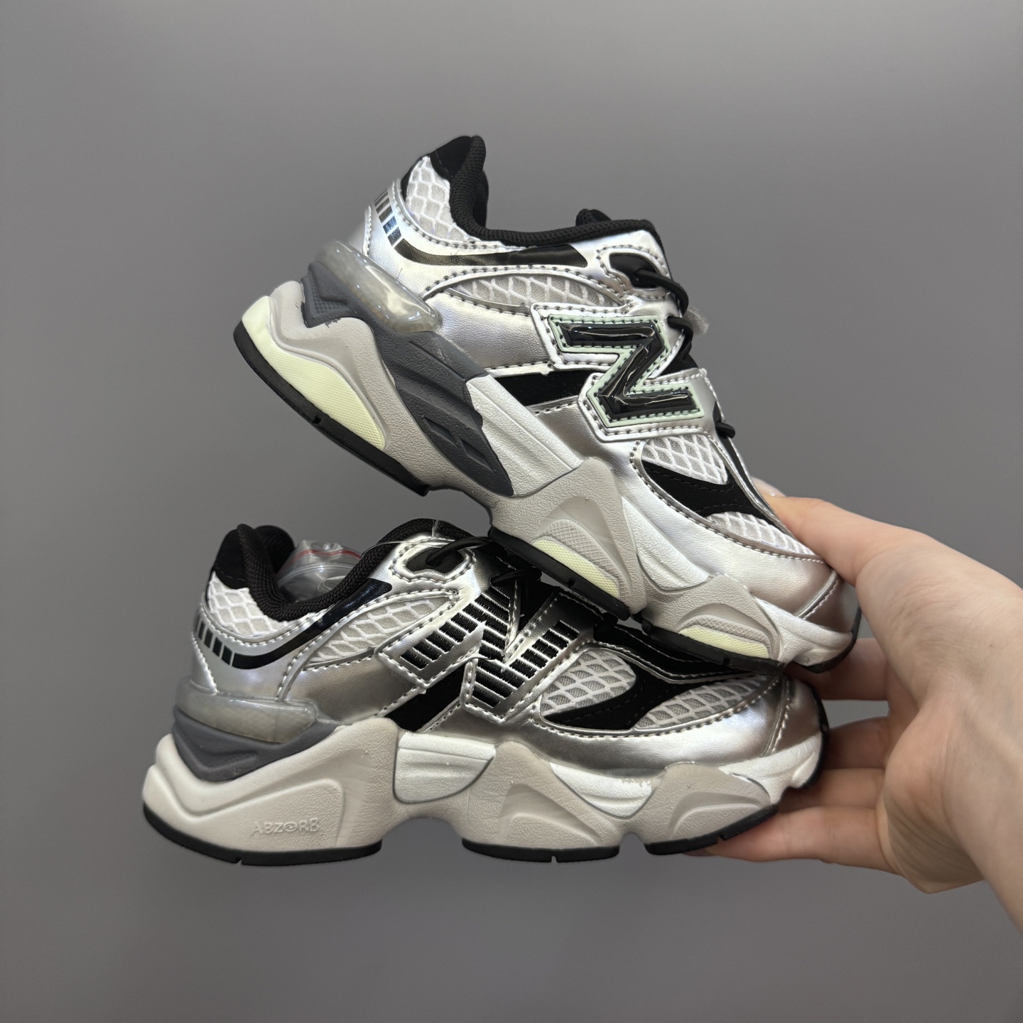 图片[2]-NB9060松紧扣儿童老爹运动鞋 尺码：24-36码 经典NB9060老爹款🆕 松紧扣设计，附赠一对鞋带，穿脱方便✌🏻 老爹款式设计，百搭又时髦✨-选品中心