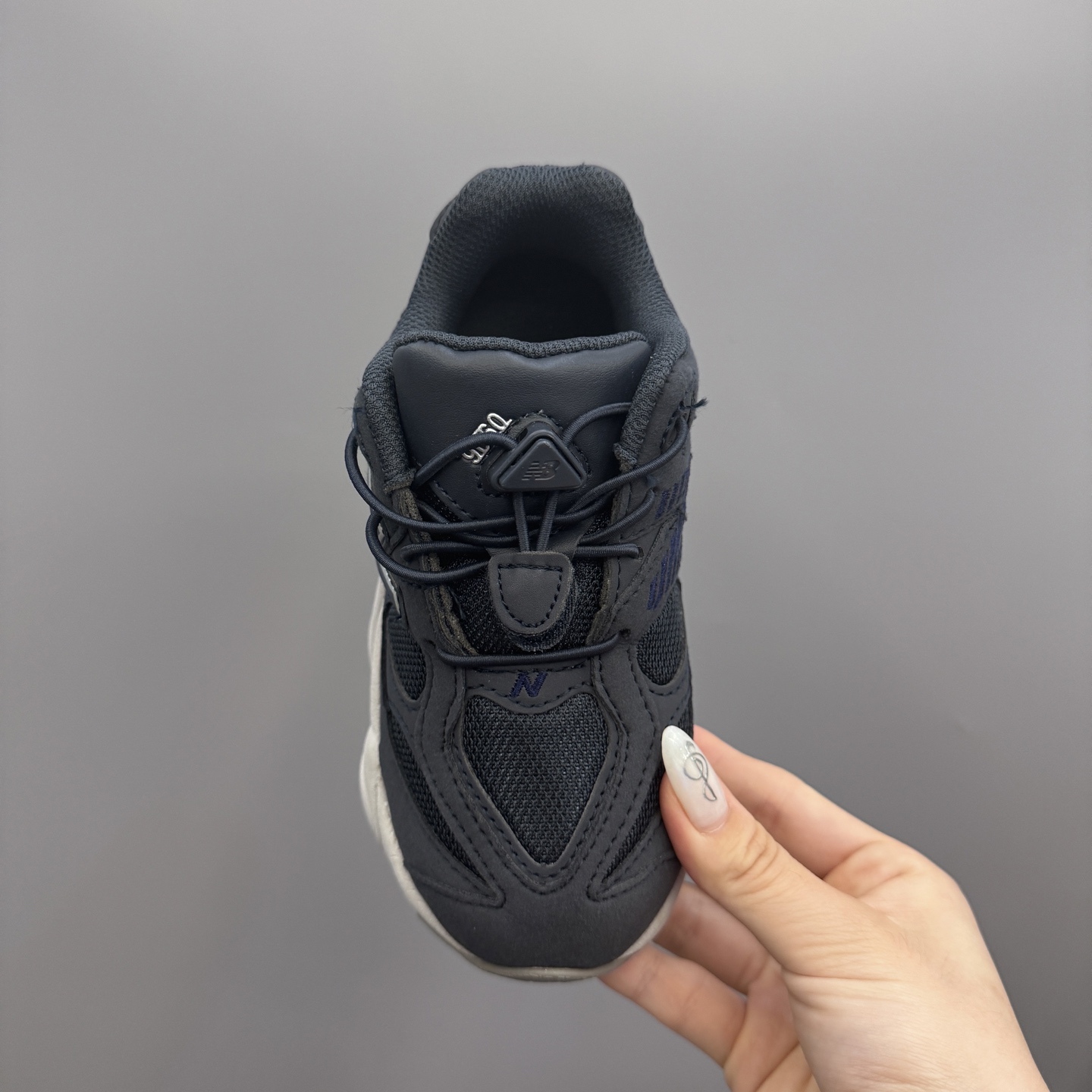 图片[7]-NB9060松紧扣儿童老爹运动鞋 尺码：24-36码 经典NB9060老爹款🆕 松紧扣设计，附赠一对鞋带，穿脱方便✌🏻 老爹款式设计，百搭又时髦✨-选品中心