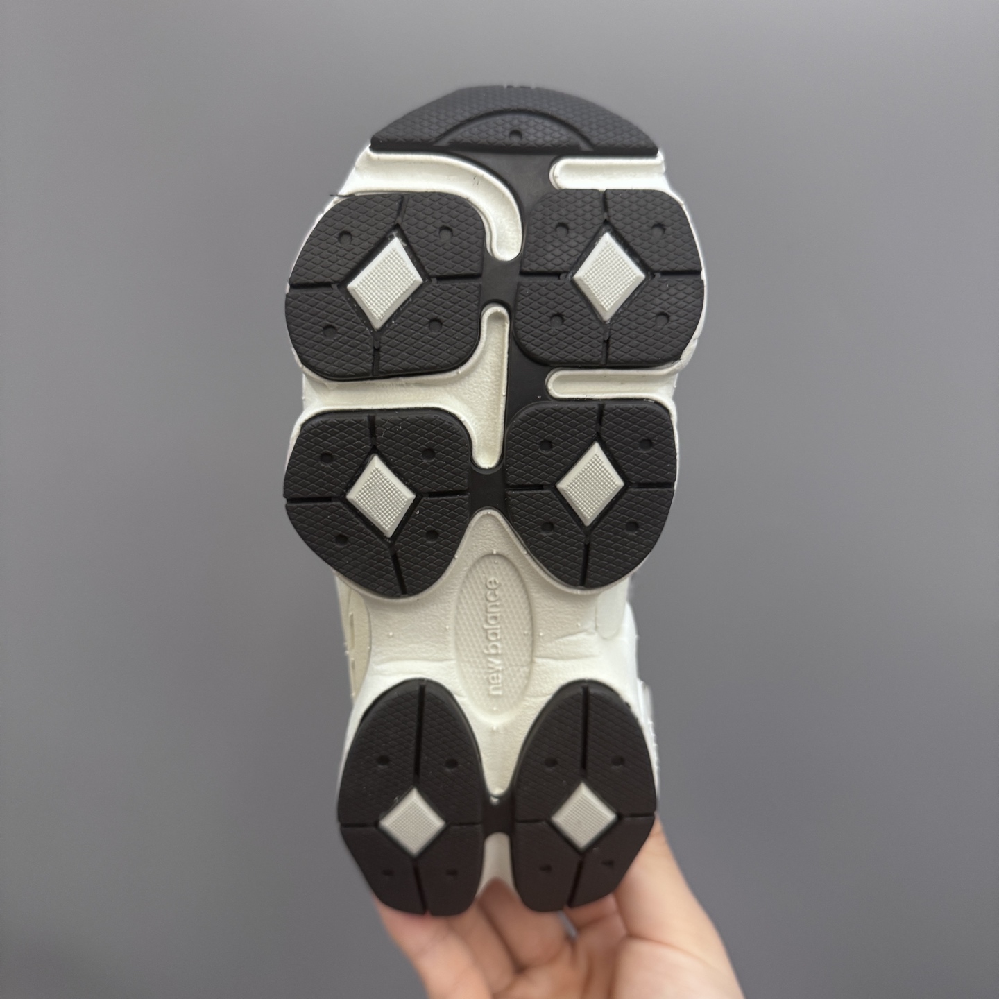 图片[9]-NB9060松紧扣儿童老爹运动鞋 尺码：24-36码 经典NB9060老爹款🆕 松紧扣设计，附赠一对鞋带，穿脱方便✌🏻 老爹款式设计，百搭又时髦✨-选品中心