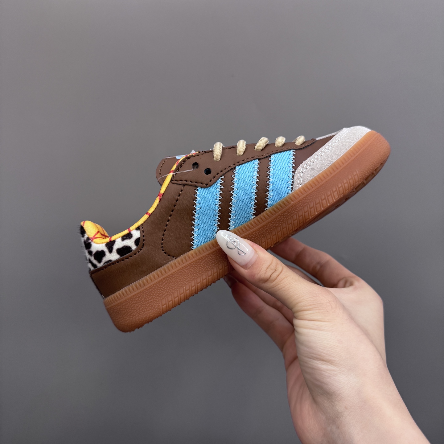 图片[5]-AD德训联名儿童休闲鞋 尺码：22-37码 爱惨了德训系列🆕 新工厂新工艺新配色👏🏻 优质皮料拼接，质感满满💯 耐磨防滑大底，脚感超赞👍🏻-选品中心