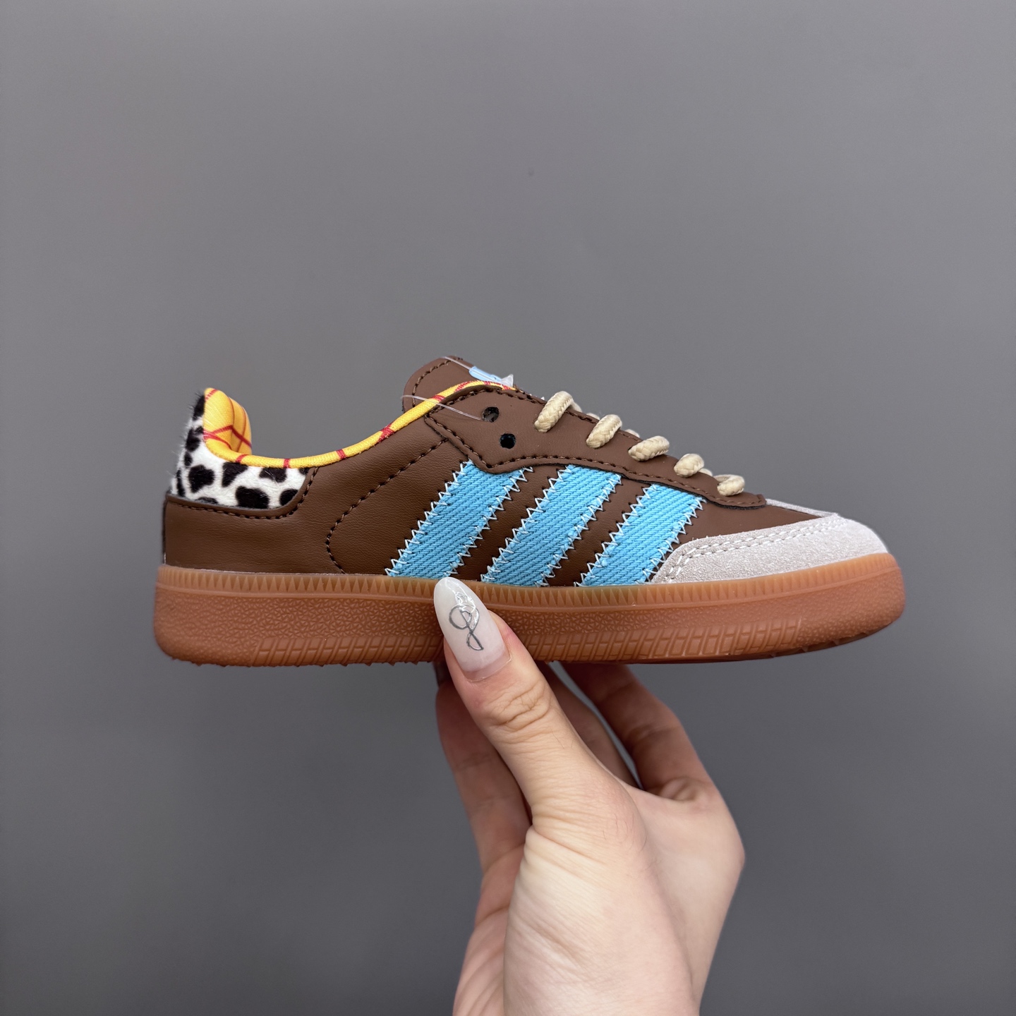 图片[4]-AD德训联名儿童休闲鞋 尺码：22-37码 爱惨了德训系列🆕 新工厂新工艺新配色👏🏻 优质皮料拼接，质感满满💯 耐磨防滑大底，脚感超赞👍🏻-选品中心