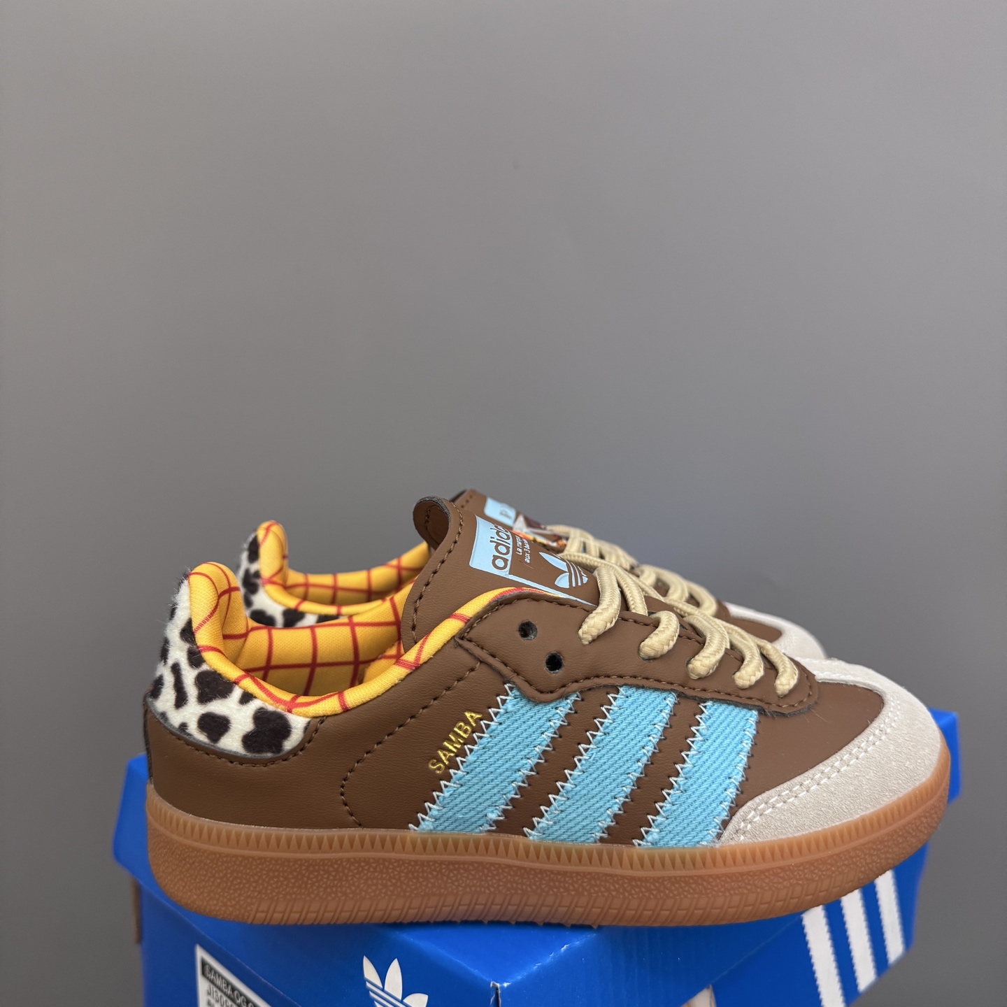 AD德训联名儿童休闲鞋 尺码：22-37码 爱惨了德训系列🆕 新工厂新工艺新配色👏🏻 优质皮料拼接，质感满满💯 耐磨防滑大底，脚感超赞👍🏻-选品中心