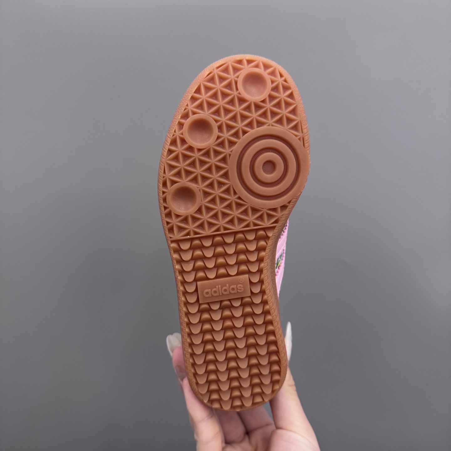 图片[9]-AD德训联名儿童休闲鞋 尺码：22-37码 爱惨了德训系列🆕 新工厂新工艺新配色👏🏻 优质皮料拼接，质感满满💯 耐磨防滑大底，脚感超赞👍🏻-选品中心