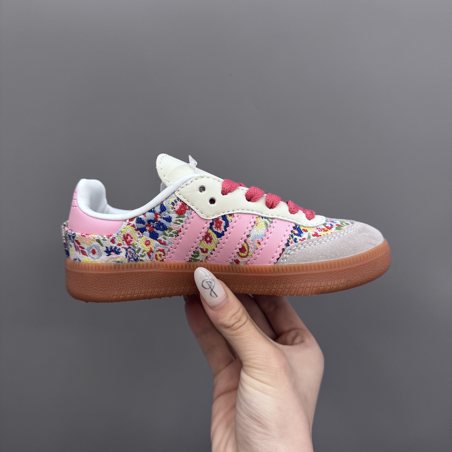 图片[4]-AD德训联名儿童休闲鞋 尺码：22-37码 爱惨了德训系列🆕 新工厂新工艺新配色👏🏻 优质皮料拼接，质感满满💯 耐磨防滑大底，脚感超赞👍🏻-选品中心