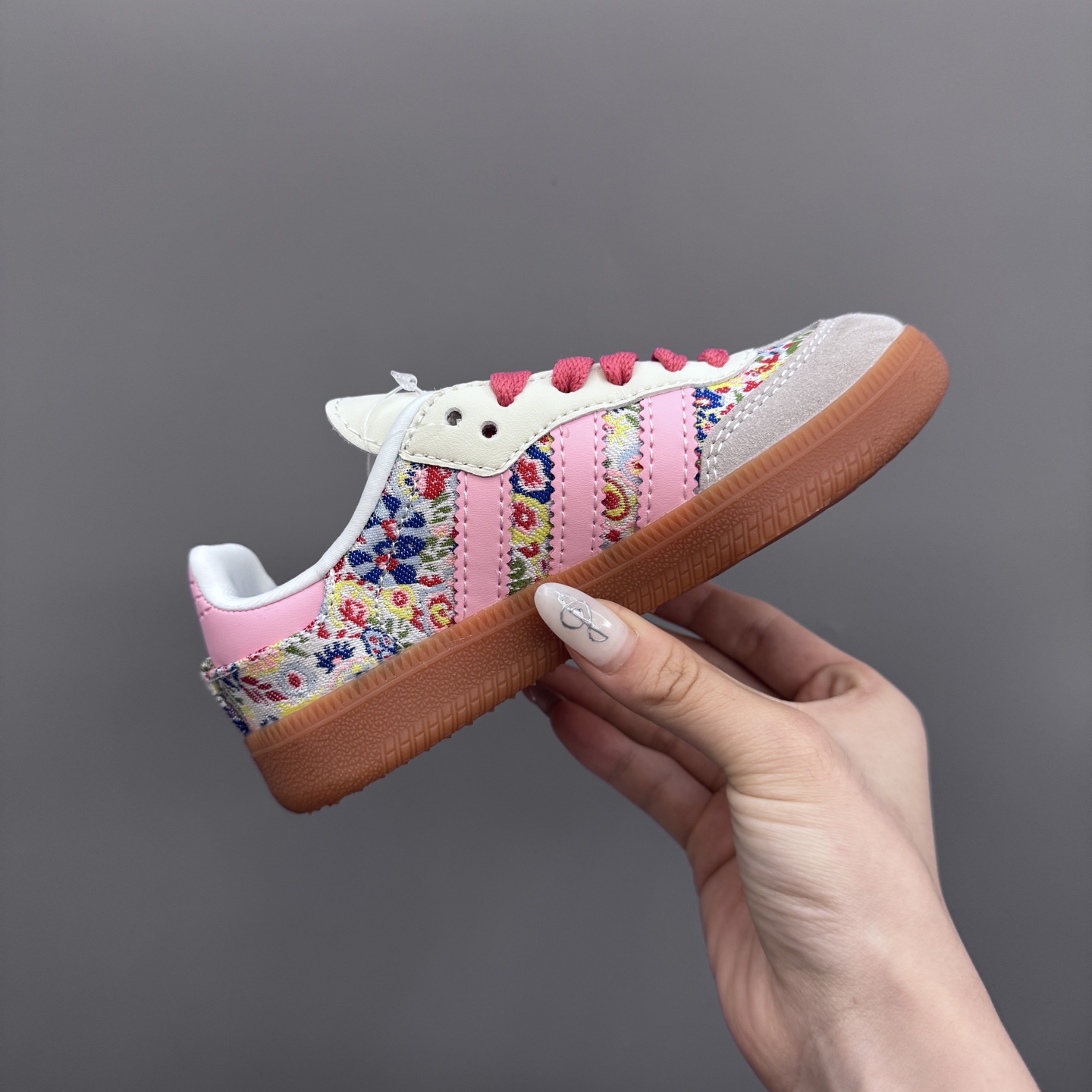 图片[5]-AD德训联名儿童休闲鞋 尺码：22-37码 爱惨了德训系列🆕 新工厂新工艺新配色👏🏻 优质皮料拼接，质感满满💯 耐磨防滑大底，脚感超赞👍🏻-选品中心