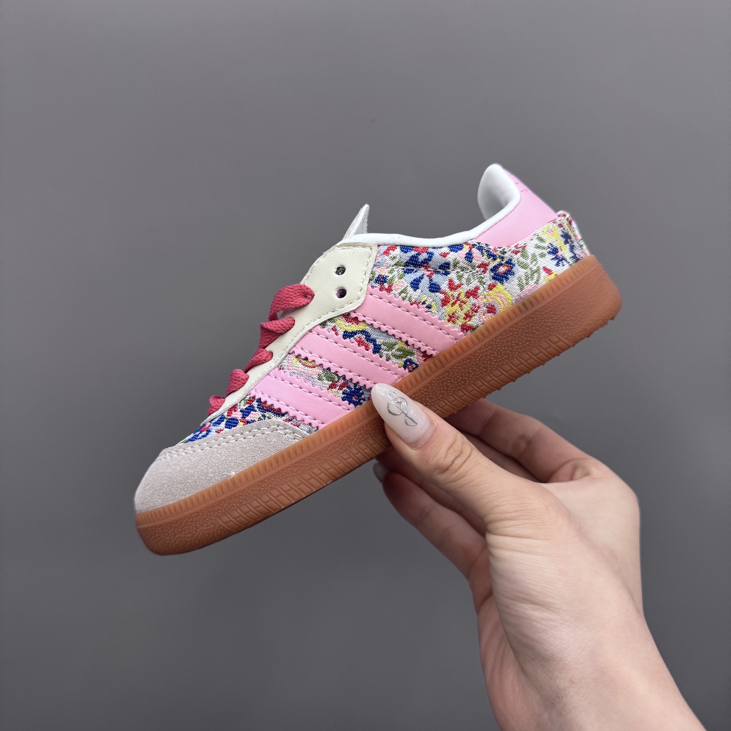 图片[6]-AD德训联名儿童休闲鞋 尺码：22-37码 爱惨了德训系列🆕 新工厂新工艺新配色👏🏻 优质皮料拼接，质感满满💯 耐磨防滑大底，脚感超赞👍🏻-选品中心