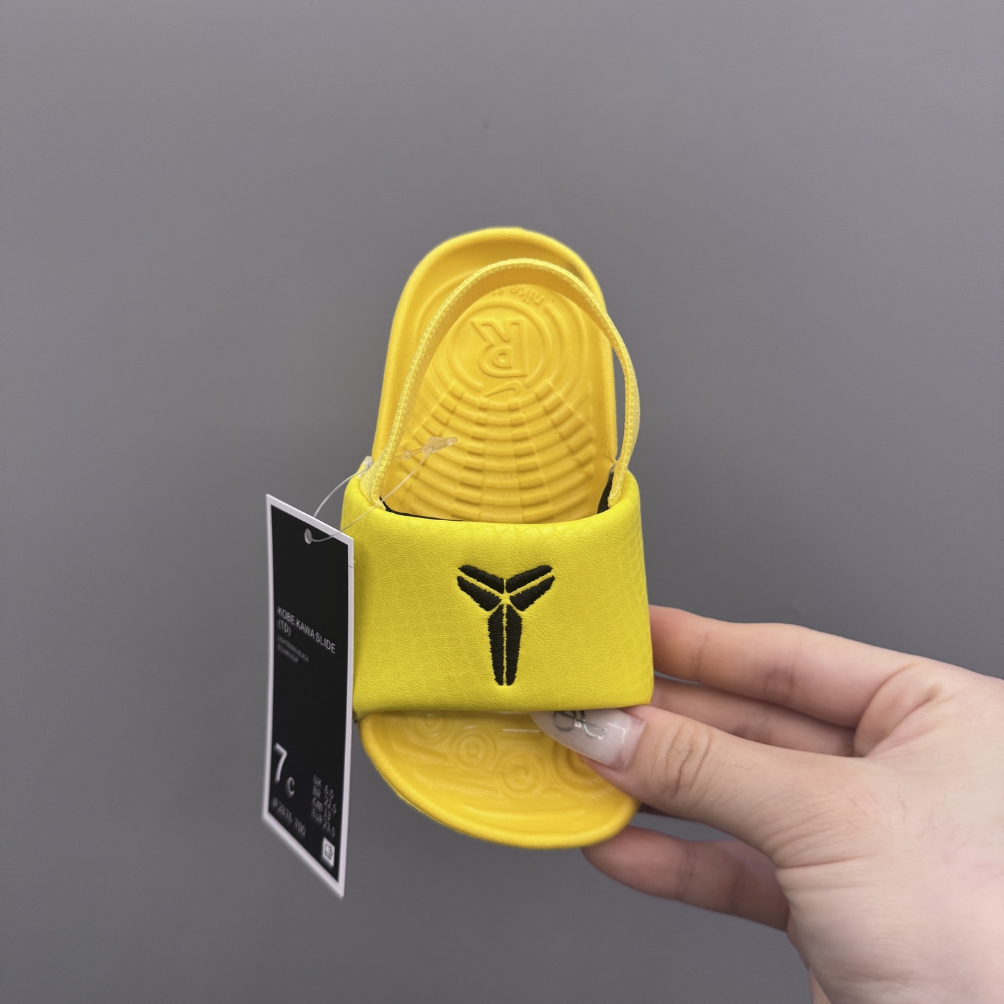 图片[7]-科比小可爱儿童凉拖鞋 尺码：21-29.5码 海边度假必备🏝️ 精致细节做工 两穿凉鞋，超级实穿👍🏻 推荐get✔️-选品中心