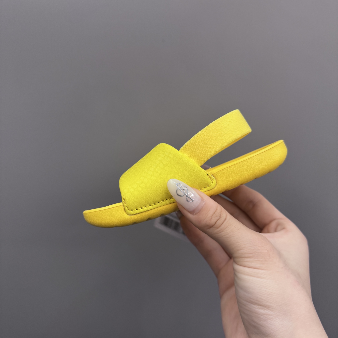 图片[6]-科比小可爱儿童凉拖鞋 尺码：21-29.5码 海边度假必备🏝️ 精致细节做工 两穿凉鞋，超级实穿👍🏻 推荐get✔️-选品中心