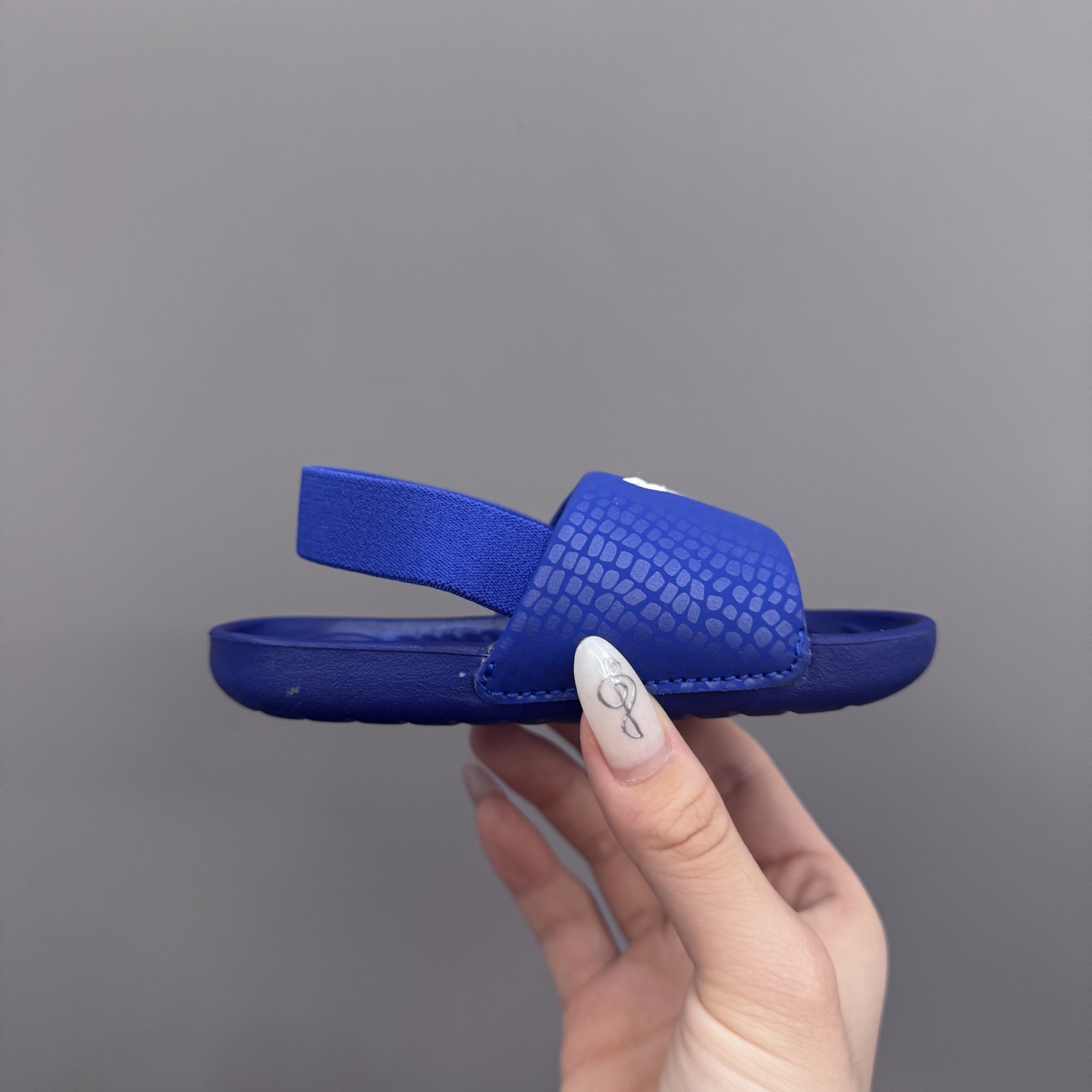 图片[4]-科比小可爱儿童凉拖鞋 尺码：21-29.5码 海边度假必备🏝️ 精致细节做工 两穿凉鞋，超级实穿👍🏻 推荐get✔️-选品中心