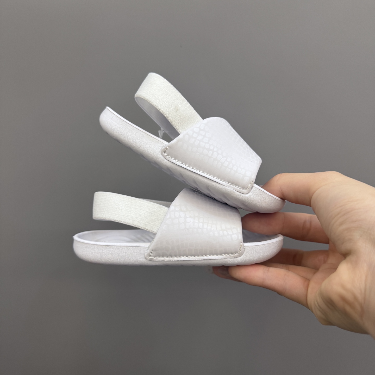 图片[2]-科比小可爱儿童凉拖鞋 尺码：21-29.5码 海边度假必备🏝️ 精致细节做工 两穿凉鞋，超级实穿👍🏻 推荐get✔️-选品中心