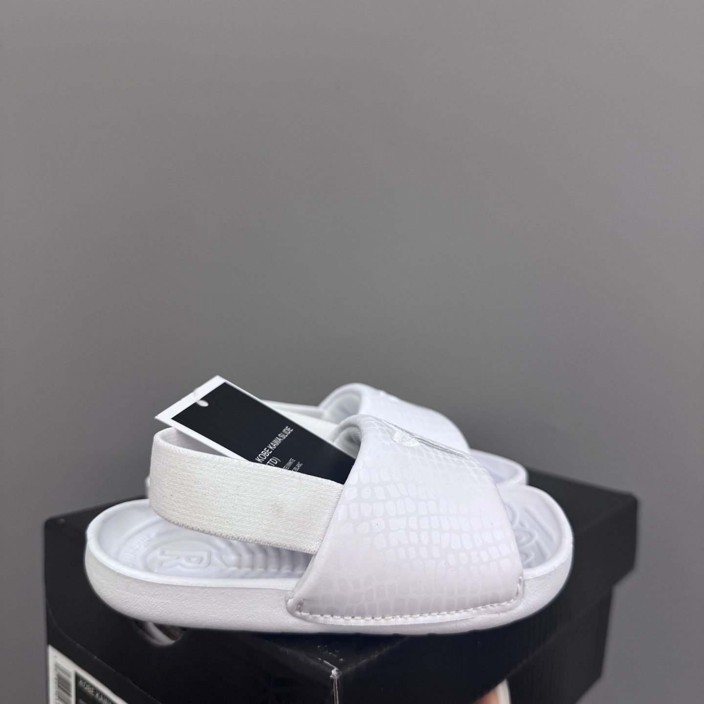 科比小可爱儿童凉拖鞋 尺码：21-29.5码 海边度假必备🏝️ 精致细节做工 两穿凉鞋，超级实穿👍🏻 推荐get✔️-选品中心