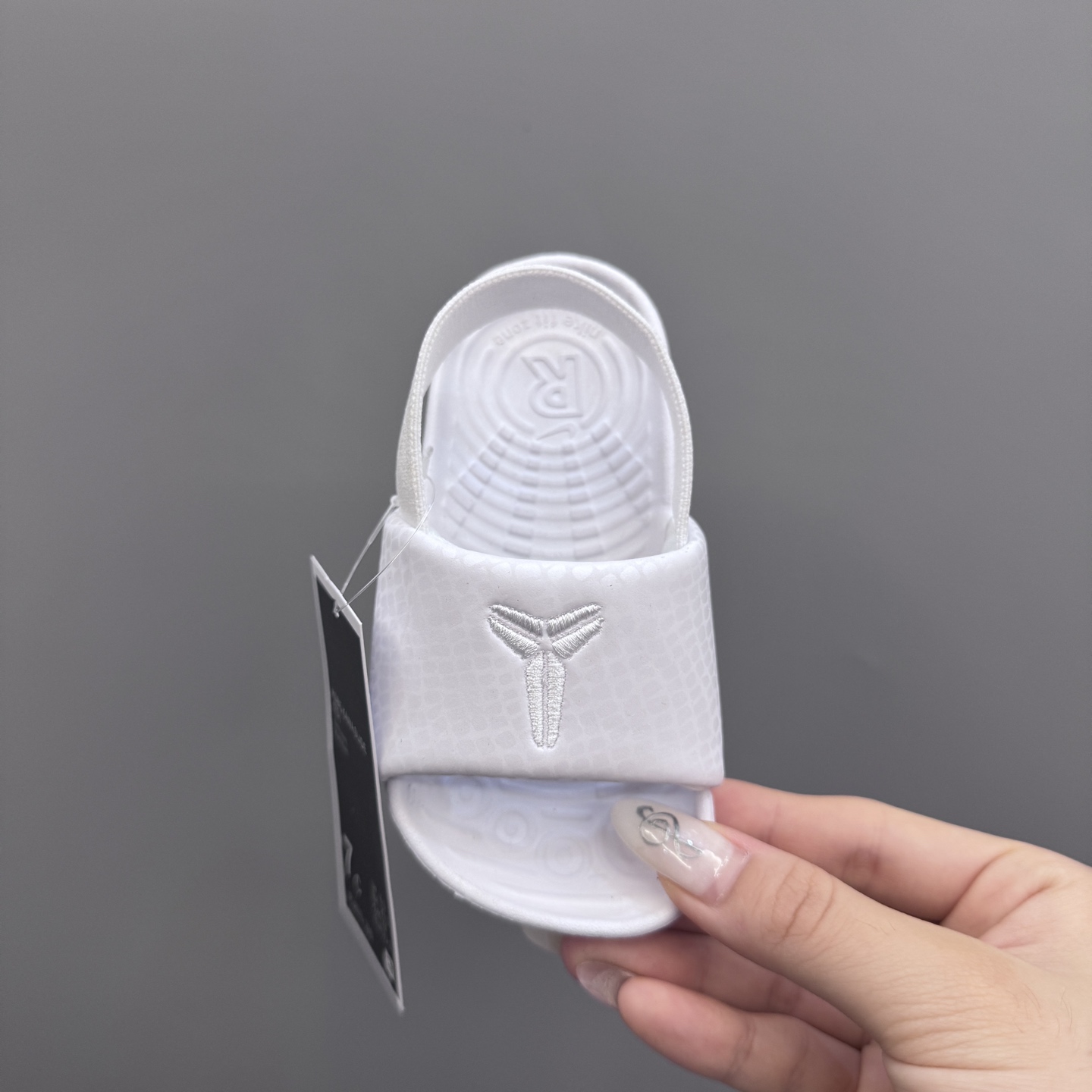 图片[7]-科比小可爱儿童凉拖鞋 尺码：21-29.5码 海边度假必备🏝️ 精致细节做工 两穿凉鞋，超级实穿👍🏻 推荐get✔️-选品中心