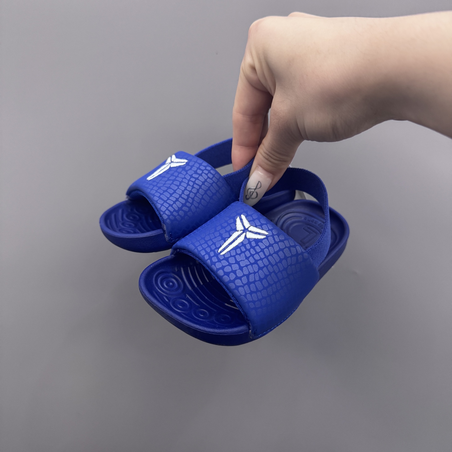 图片[3]-科比小可爱儿童凉拖鞋 尺码：21-29.5码 海边度假必备🏝️ 精致细节做工 两穿凉鞋，超级实穿👍🏻 推荐get✔️-选品中心