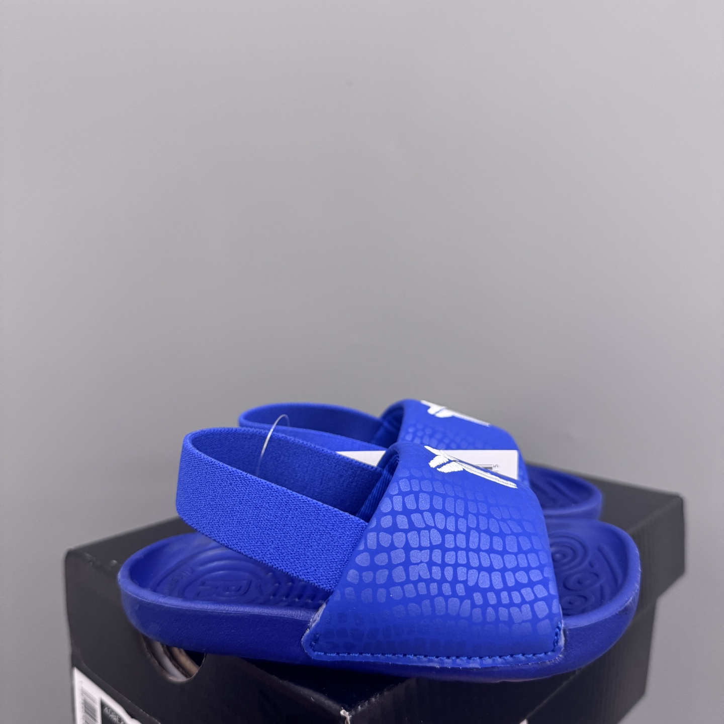 科比小可爱儿童凉拖鞋 尺码：21-29.5码 海边度假必备🏝️ 精致细节做工 两穿凉鞋，超级实穿👍🏻 推荐get✔️-选品中心