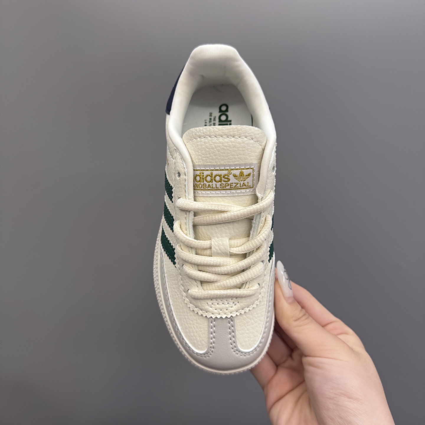 图片[7]-AD德训三代新款handball spezial儿童手球鞋休闲鞋 尺码：22-37码 超百搭的新款德训🆕 优质猪八革面料，质感满分💯 橡胶耐磨防滑大底，脚感超赞👍🏻 额外附赠一对鞋带扣，穿脱更加方便✌🏻-选品中心