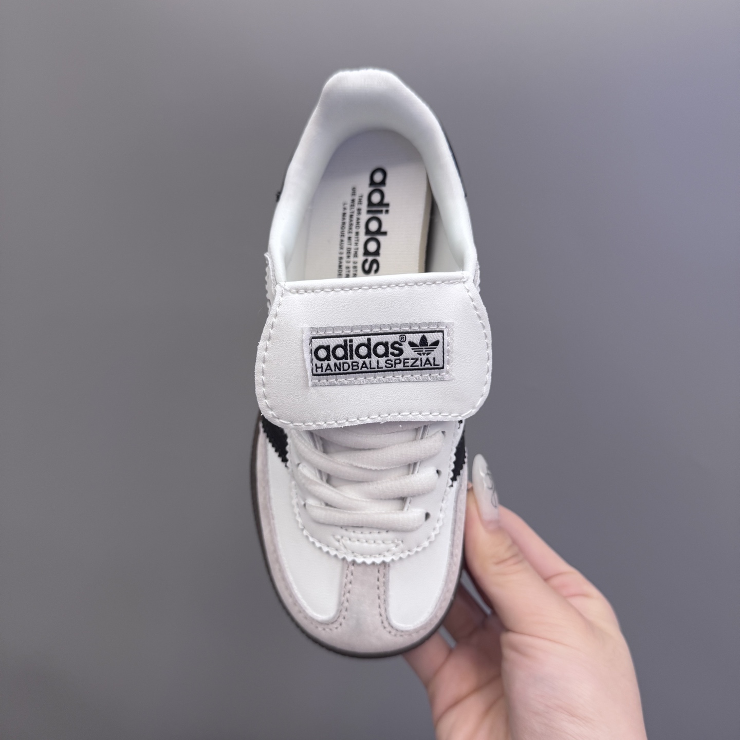 图片[7]-AD德训三代新款handball spezial儿童手球鞋休闲鞋 尺码：22-37码 超百搭的新款德训🆕 优质猪八革面料，质感满分💯 橡胶耐磨防滑大底，脚感超赞👍🏻 额外附赠一对鞋带扣，穿脱更加方便✌🏻-选品中心