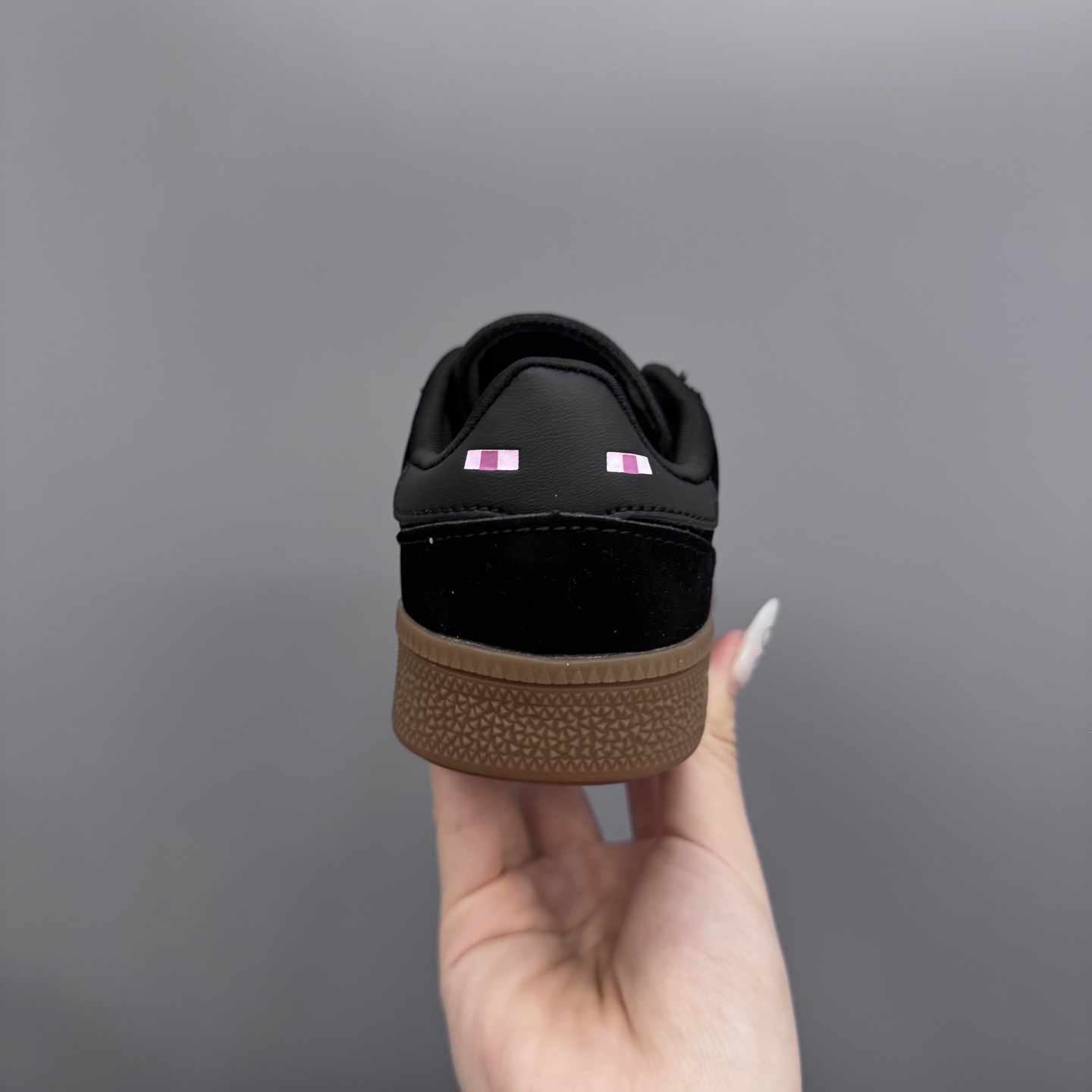 图片[8]-AD德训三代新款handball spezial儿童手球鞋休闲鞋 尺码：22-37码 超百搭的新款德训🆕 优质猪八革面料，质感满分💯 橡胶耐磨防滑大底，脚感超赞👍🏻 额外附赠一对鞋带扣，穿脱更加方便✌🏻-选品中心