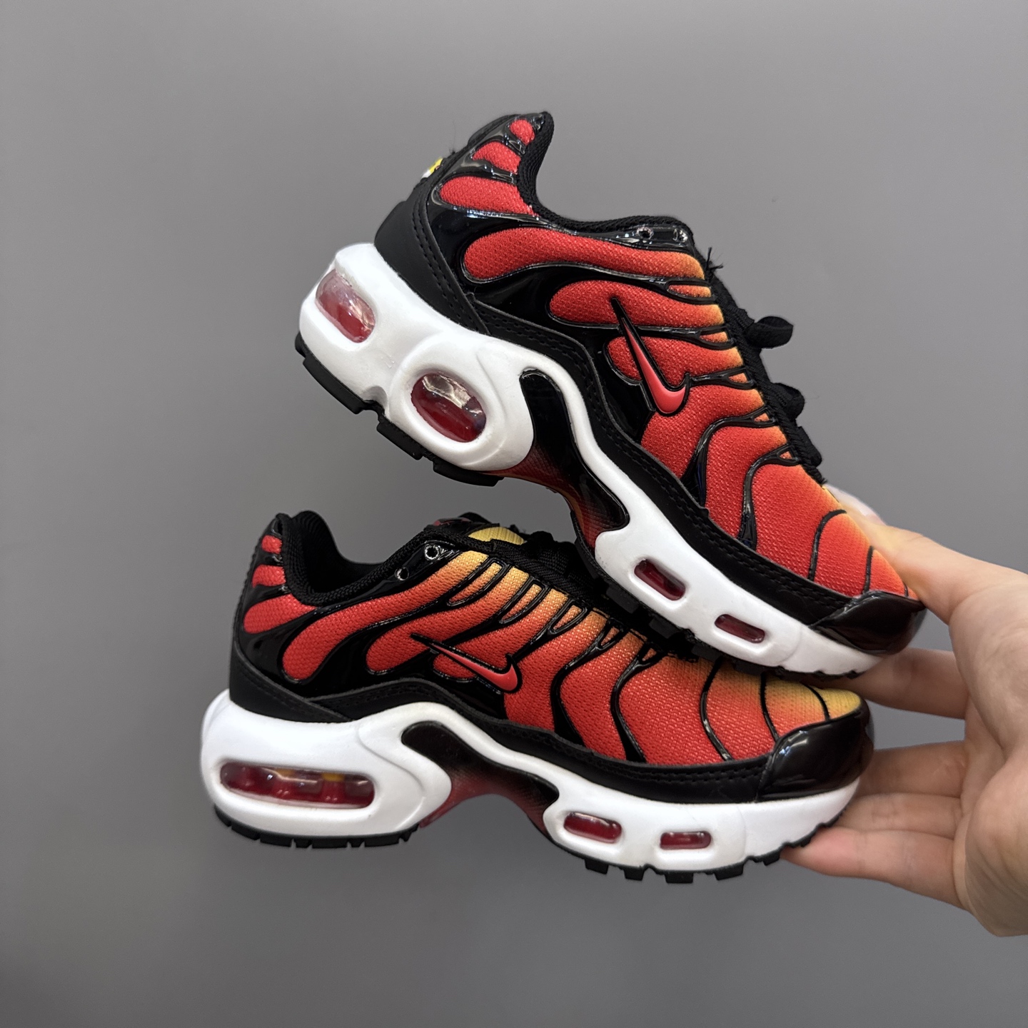 图片[2]-耐克 MAX plus全掌气垫儿童运动鞋 尺码：24-35码 超赞的全掌气垫，脚感超舒适👍🏻 优质鞋面拼接，质感满满💯 上学运动都是超合适单品❤-选品中心