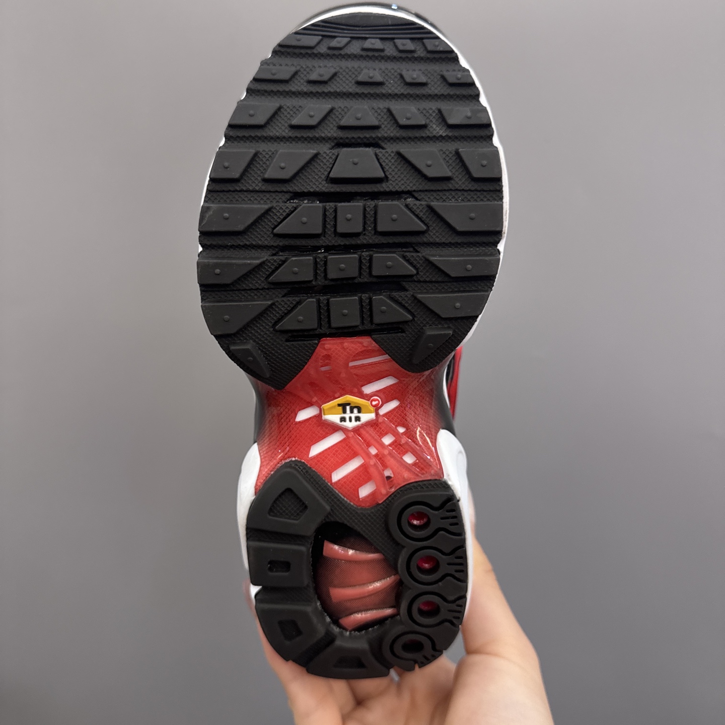 图片[9]-耐克 MAX plus全掌气垫儿童运动鞋 尺码：24-35码 超赞的全掌气垫，脚感超舒适👍🏻 优质鞋面拼接，质感满满💯 上学运动都是超合适单品❤-选品中心