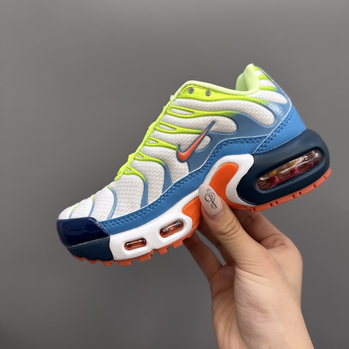 图片[6]-耐克 MAX plus全掌气垫儿童运动鞋 尺码：24-35码 超赞的全掌气垫，脚感超舒适👍🏻 优质鞋面拼接，质感满满💯 上学运动都是超合适单品❤-选品中心