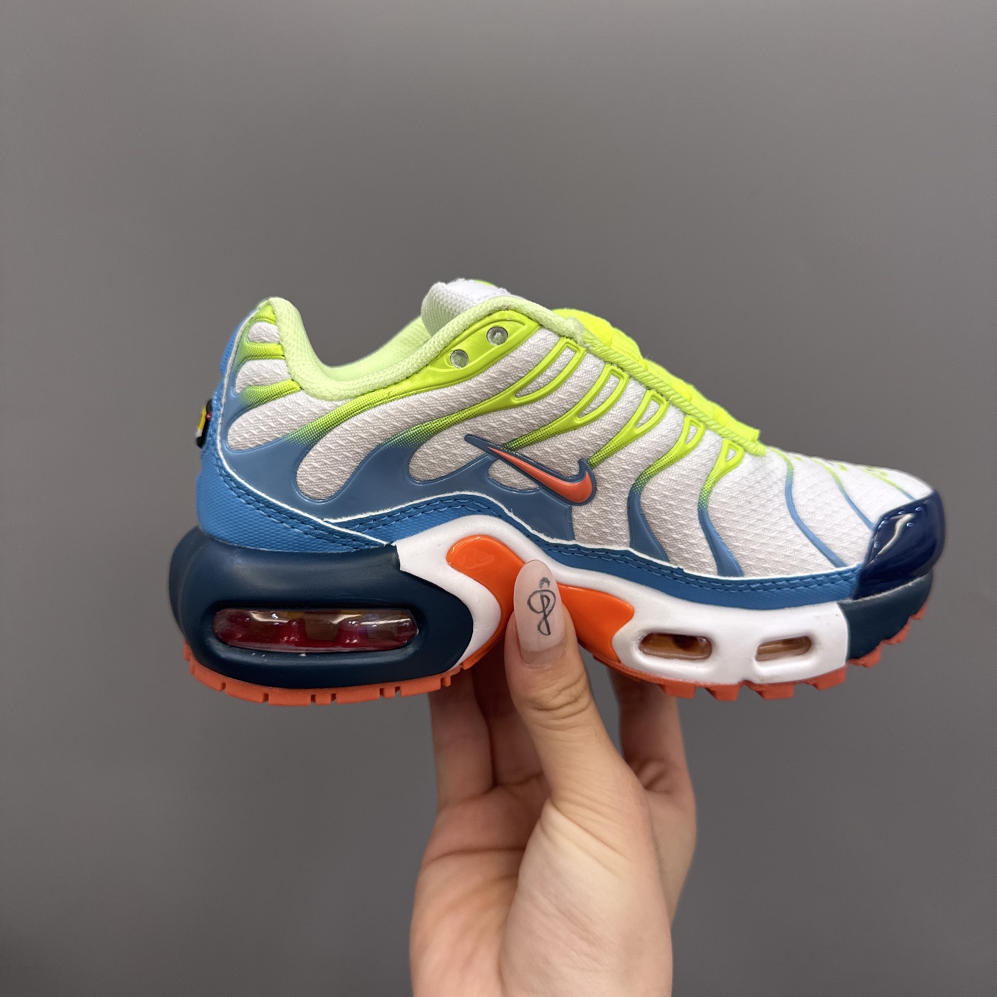 图片[4]-耐克 MAX plus全掌气垫儿童运动鞋 尺码：24-35码 超赞的全掌气垫，脚感超舒适👍🏻 优质鞋面拼接，质感满满💯 上学运动都是超合适单品❤-选品中心