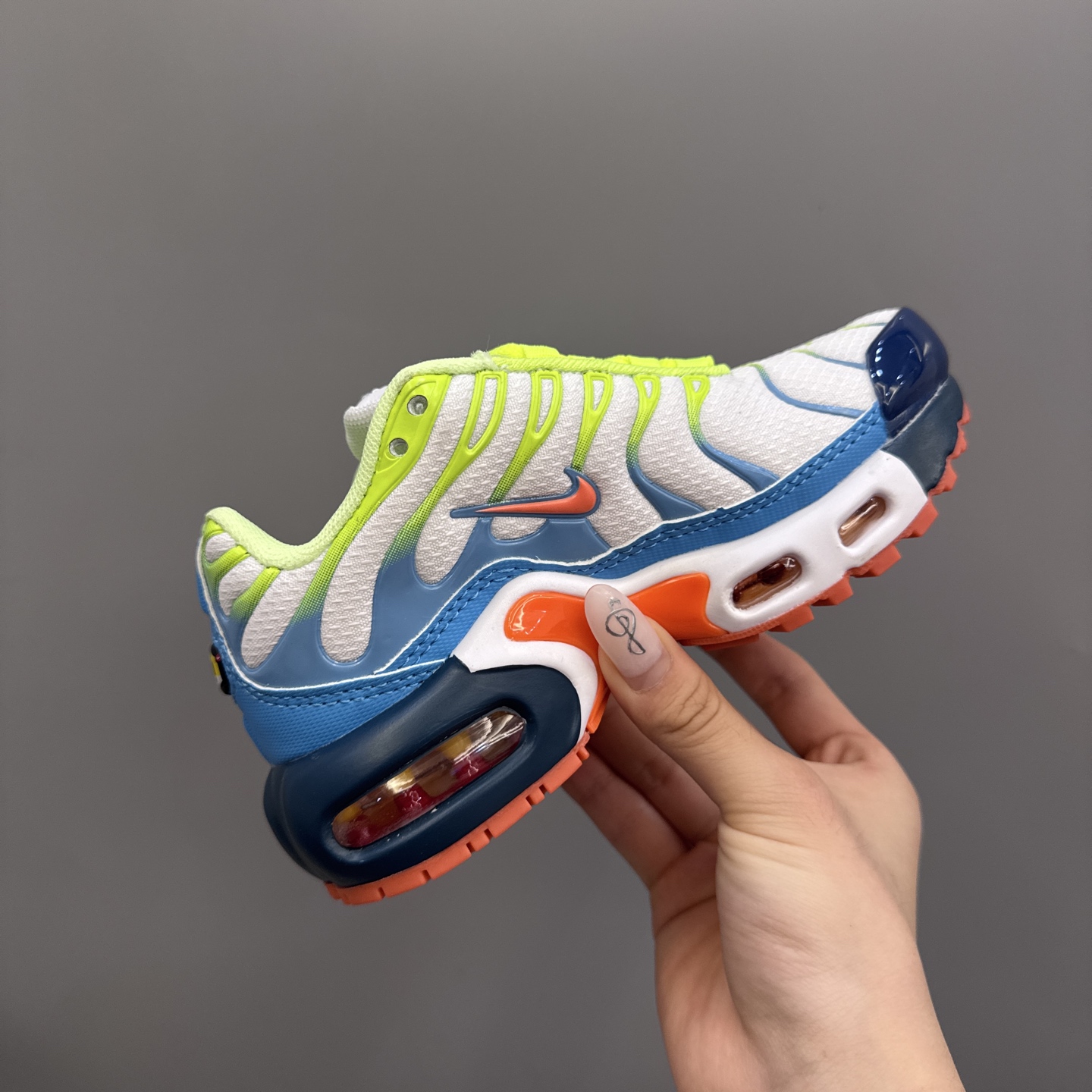 图片[5]-耐克 MAX plus全掌气垫儿童运动鞋 尺码：24-35码 超赞的全掌气垫，脚感超舒适👍🏻 优质鞋面拼接，质感满满💯 上学运动都是超合适单品❤-选品中心