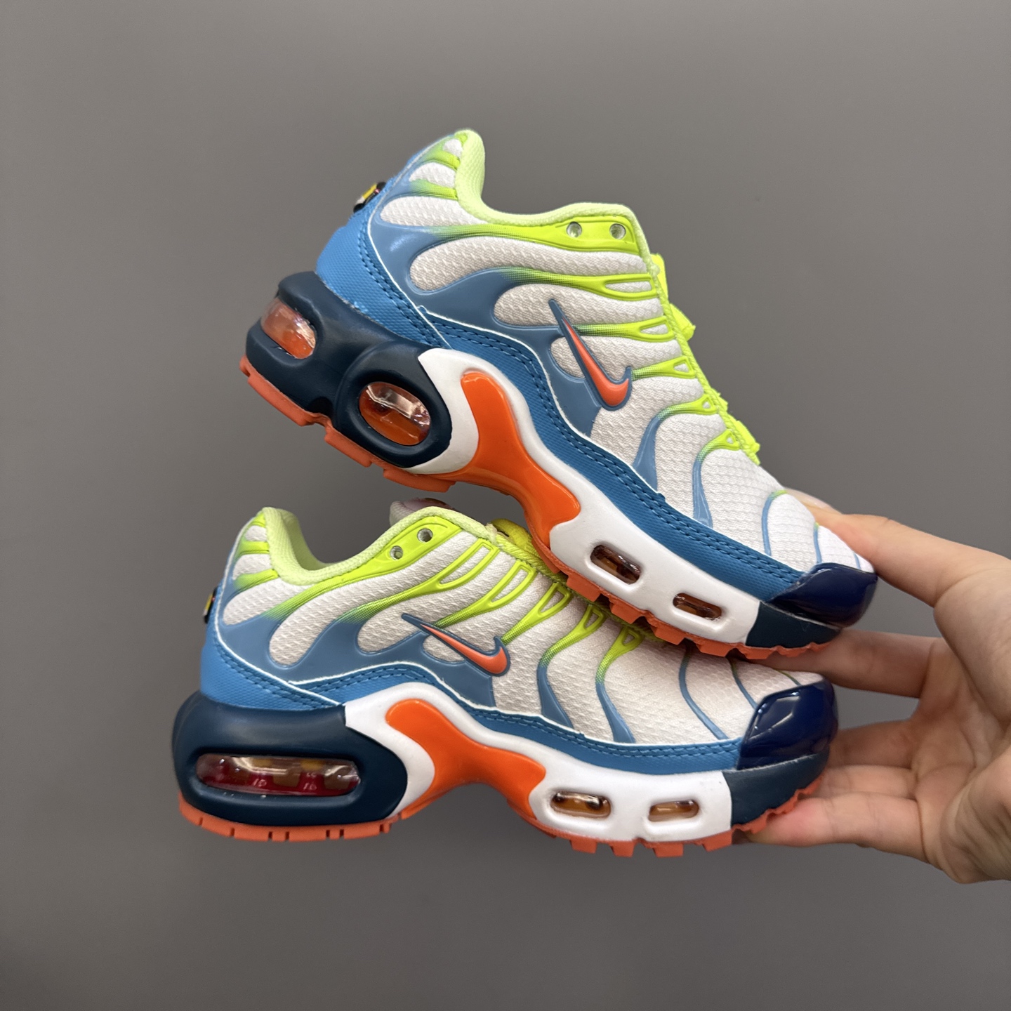 图片[2]-耐克 MAX plus全掌气垫儿童运动鞋 尺码：24-35码 超赞的全掌气垫，脚感超舒适👍🏻 优质鞋面拼接，质感满满💯 上学运动都是超合适单品❤-选品中心