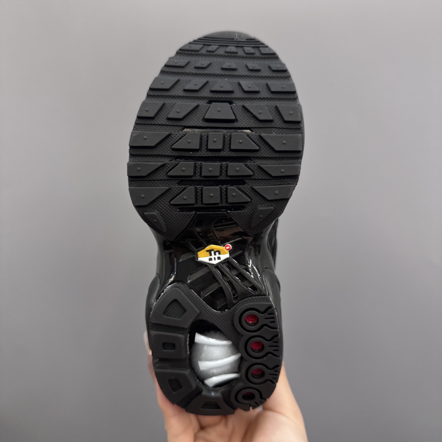 图片[9]-耐克 MAX plus全掌气垫儿童运动鞋 尺码：24-35码 超赞的全掌气垫，脚感超舒适👍🏻 优质鞋面拼接，质感满满💯 上学运动都是超合适单品❤-选品中心