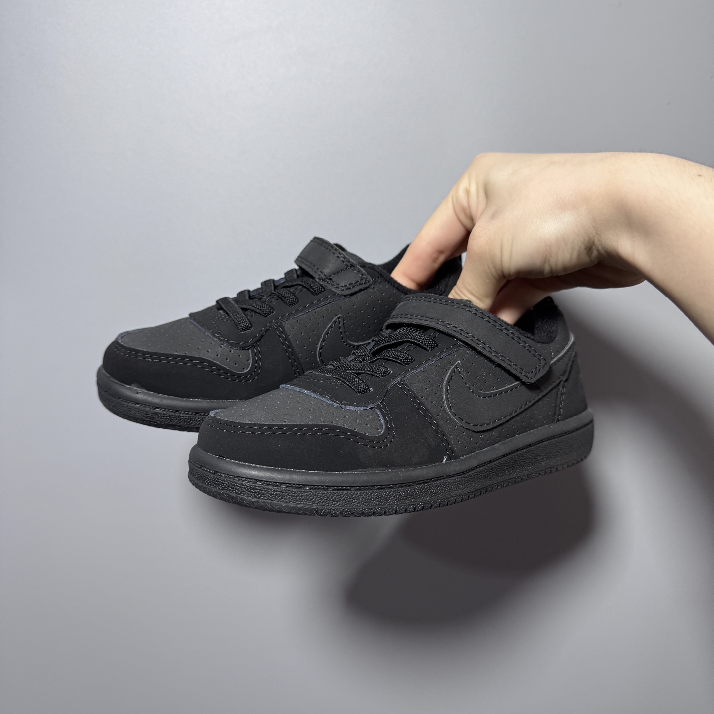 图片[3]-NK 新款低帮板鞋儿童板鞋 尺码：24-37码 经典耐克板鞋系列get✔️ 联名倒钩，潮范又洋气✨ 耐磨防滑大底，脚感不言而喻✌🏻-选品中心