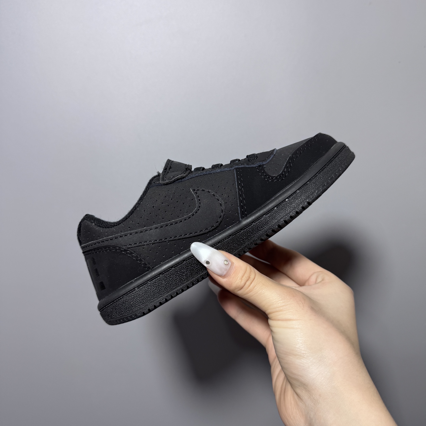 图片[5]-NK 新款低帮板鞋儿童板鞋 尺码：24-37码 经典耐克板鞋系列get✔️ 联名倒钩，潮范又洋气✨ 耐磨防滑大底，脚感不言而喻✌🏻-选品中心