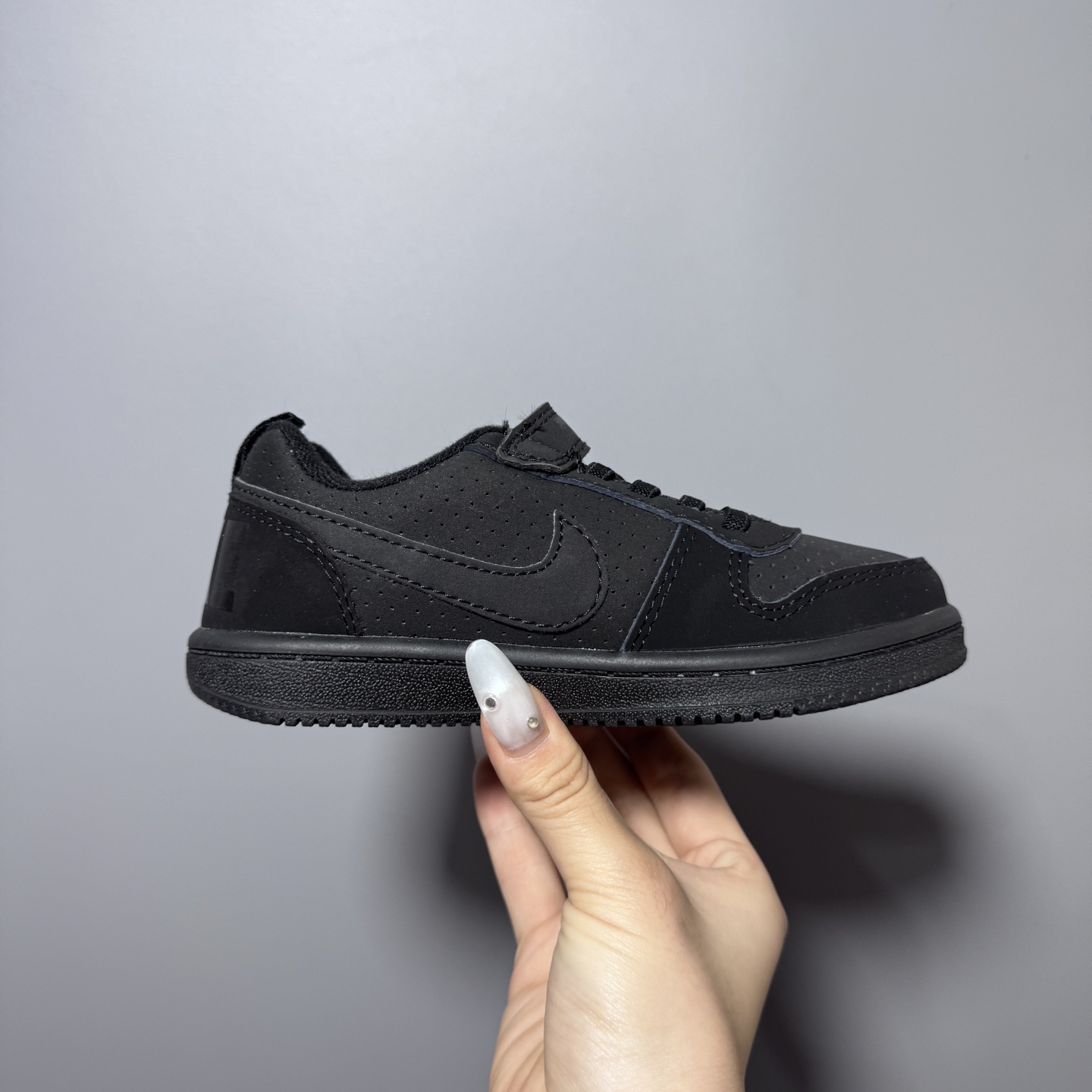 图片[4]-NK 新款低帮板鞋儿童板鞋 尺码：24-37码 经典耐克板鞋系列get✔️ 联名倒钩，潮范又洋气✨ 耐磨防滑大底，脚感不言而喻✌🏻-选品中心