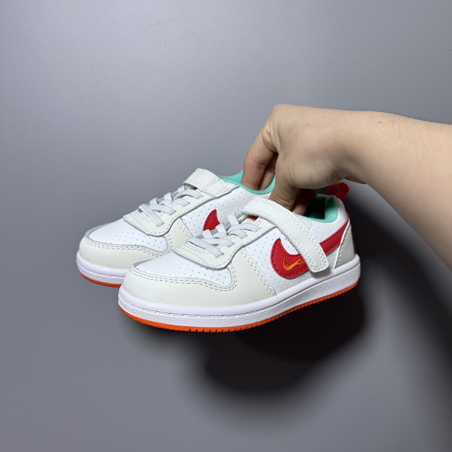 图片[3]-NK 新款低帮板鞋儿童板鞋 尺码：24-37码 经典耐克板鞋系列get✔️ 联名倒钩，潮范又洋气✨ 耐磨防滑大底，脚感不言而喻✌🏻-选品中心