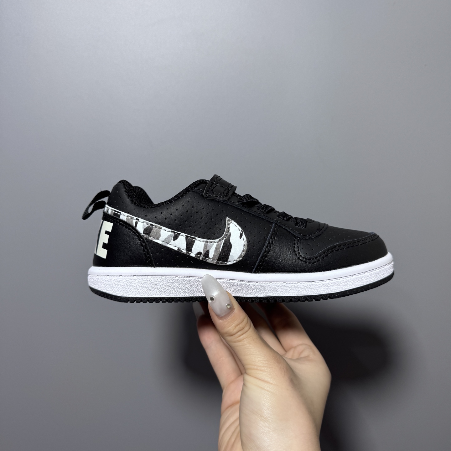 图片[4]-NK 新款低帮板鞋儿童板鞋 尺码：24-37码 经典耐克板鞋系列get✔️ 联名倒钩，潮范又洋气✨ 耐磨防滑大底，脚感不言而喻✌🏻-选品中心