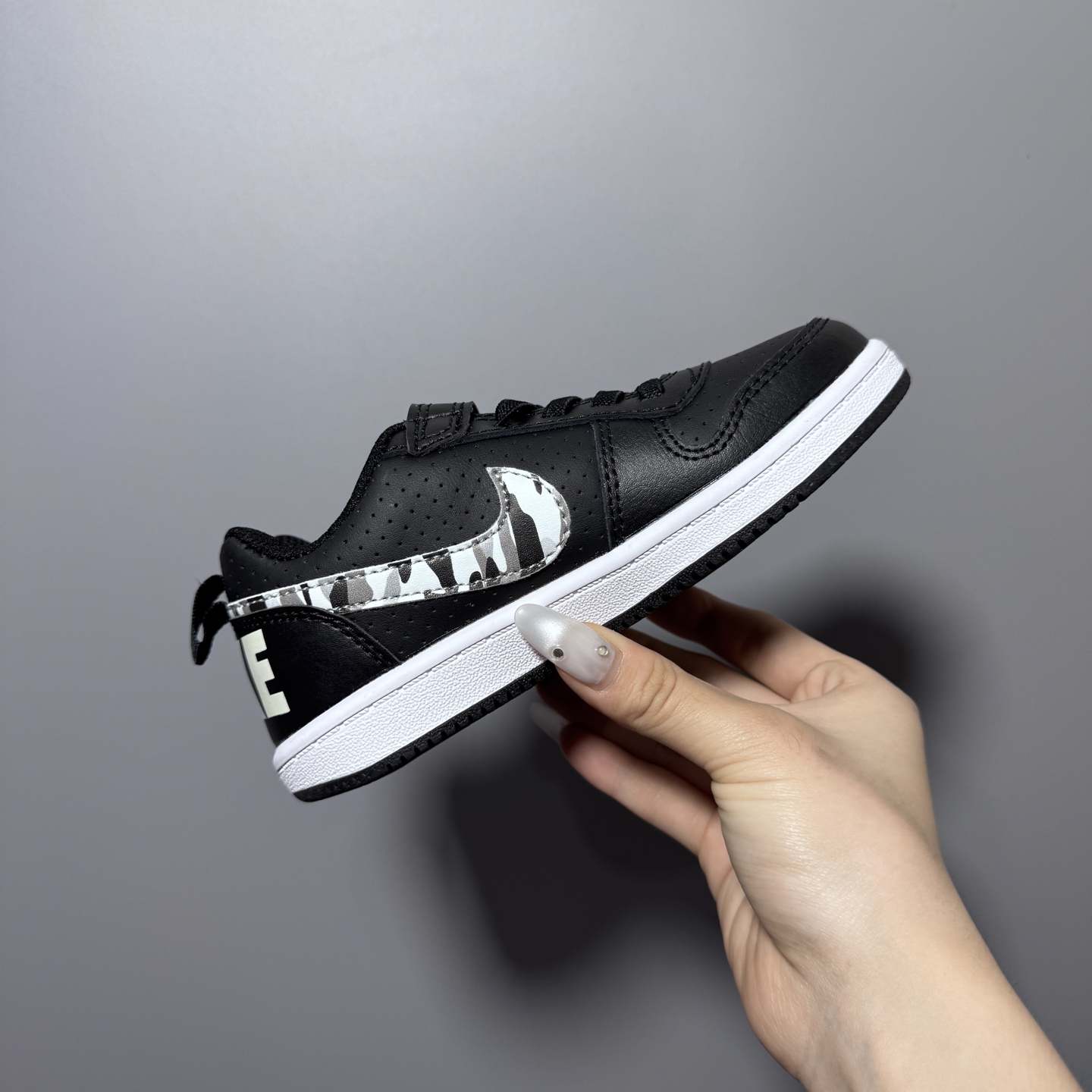 图片[5]-NK 新款低帮板鞋儿童板鞋 尺码：24-37码 经典耐克板鞋系列get✔️ 联名倒钩，潮范又洋气✨ 耐磨防滑大底，脚感不言而喻✌🏻-选品中心