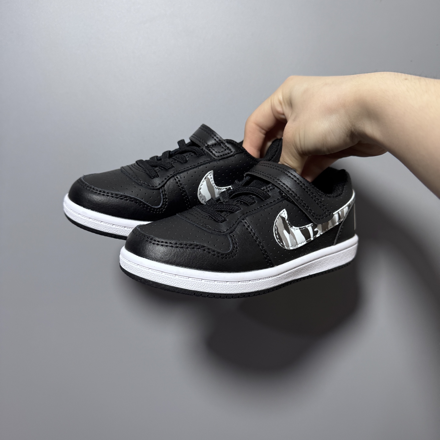 图片[3]-NK 新款低帮板鞋儿童板鞋 尺码：24-37码 经典耐克板鞋系列get✔️ 联名倒钩，潮范又洋气✨ 耐磨防滑大底，脚感不言而喻✌🏻-选品中心