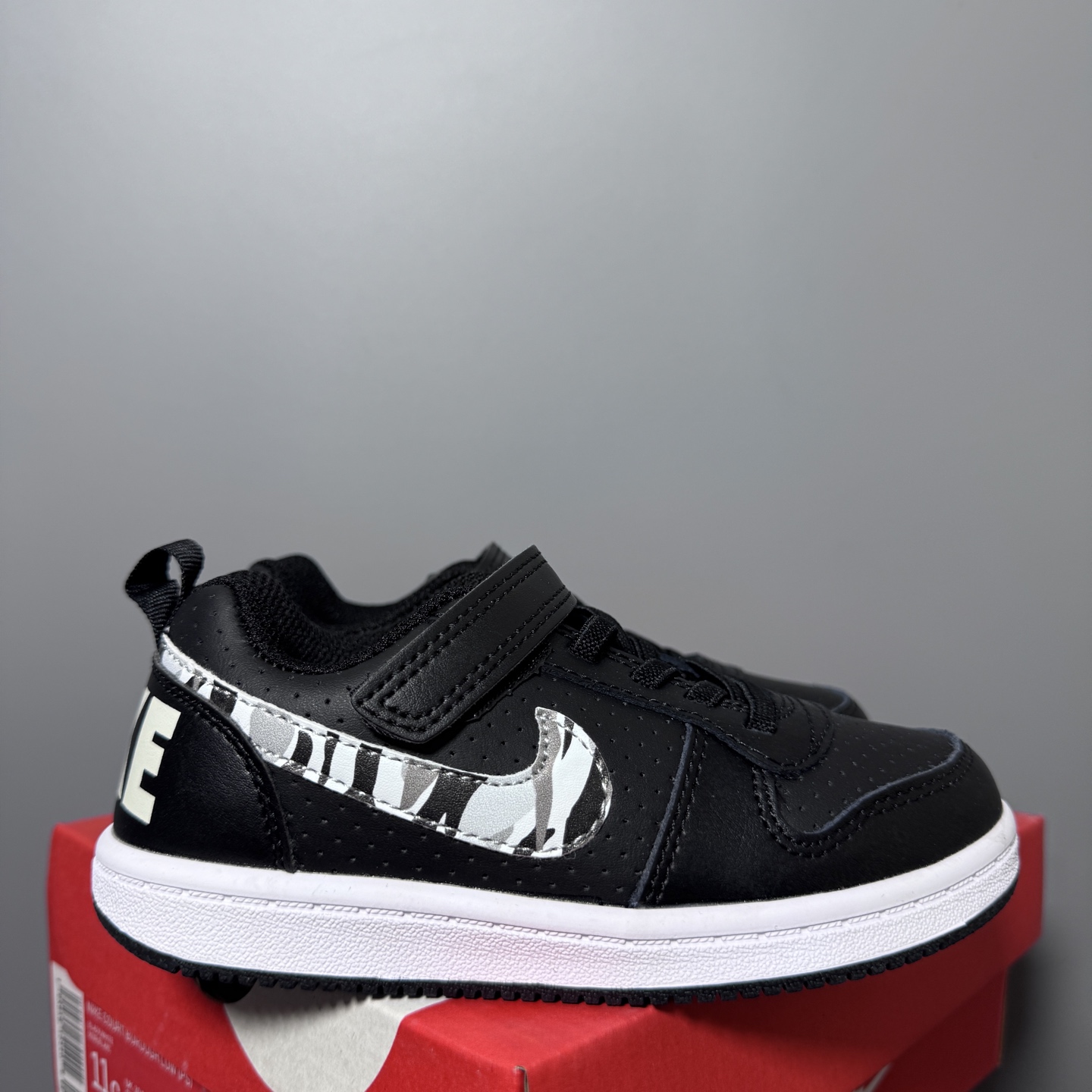 NK 新款低帮板鞋儿童板鞋 尺码：24-37码 经典耐克板鞋系列get✔️ 联名倒钩，潮范又洋气✨ 耐磨防滑大底，脚感不言而喻✌🏻-选品中心