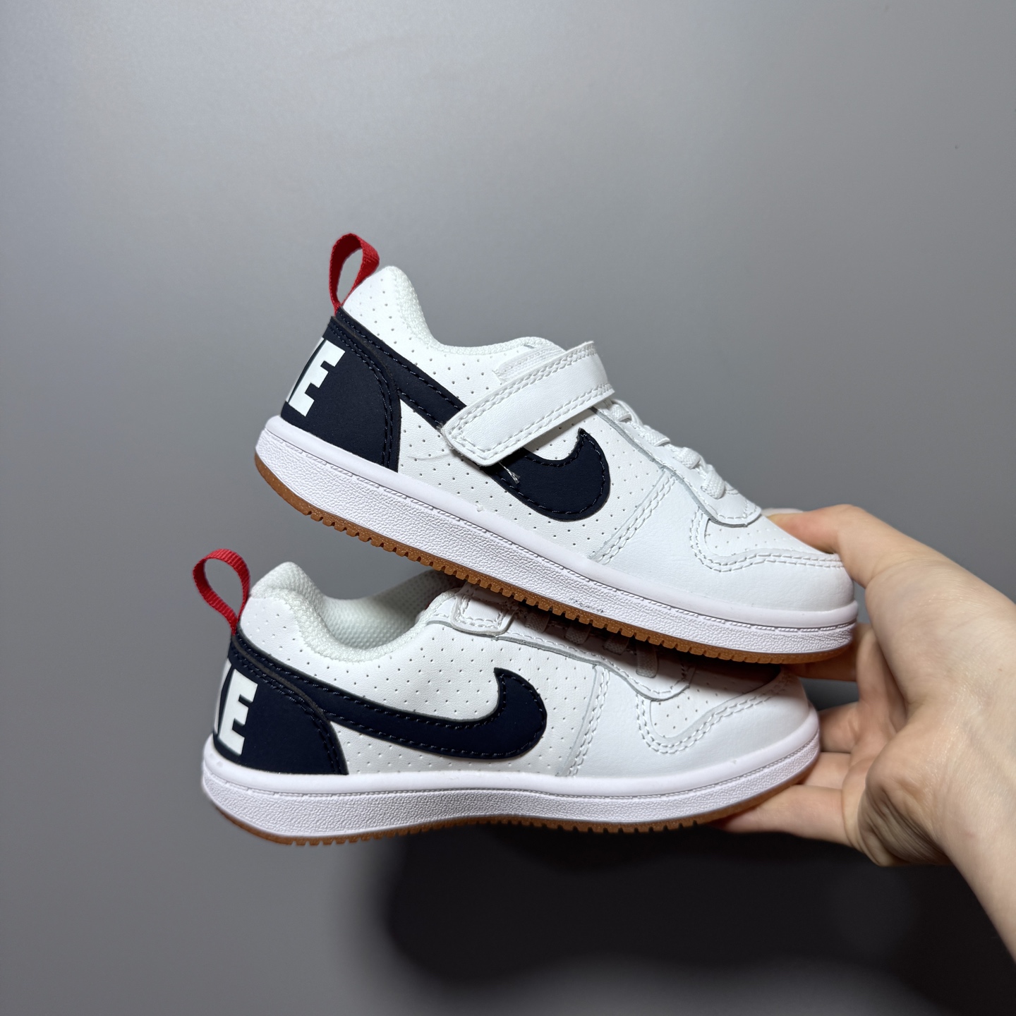 图片[2]-NK 新款低帮板鞋儿童板鞋 尺码：24-37码 经典耐克板鞋系列get✔️ 联名倒钩，潮范又洋气✨ 耐磨防滑大底，脚感不言而喻✌🏻-选品中心