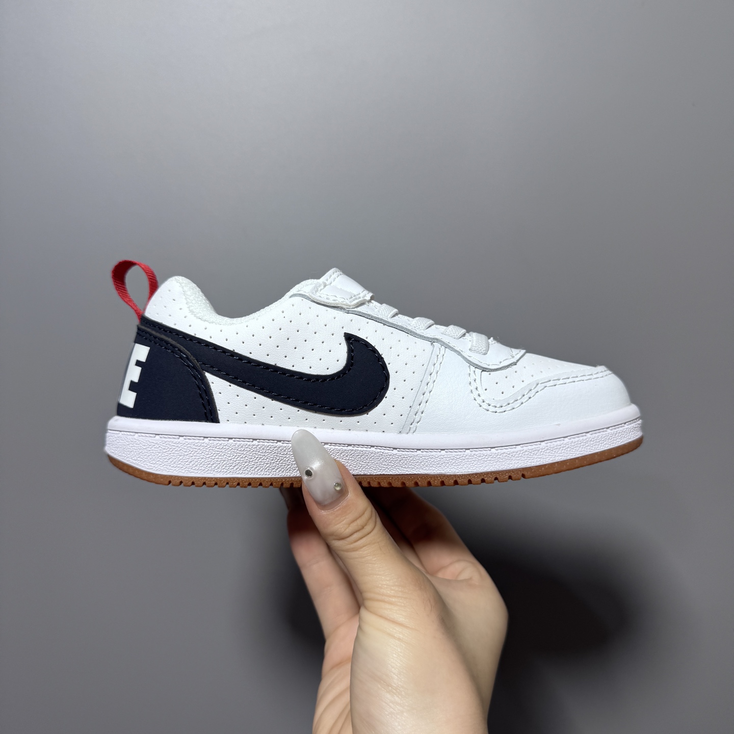 图片[4]-NK 新款低帮板鞋儿童板鞋 尺码：24-37码 经典耐克板鞋系列get✔️ 联名倒钩，潮范又洋气✨ 耐磨防滑大底，脚感不言而喻✌🏻-选品中心