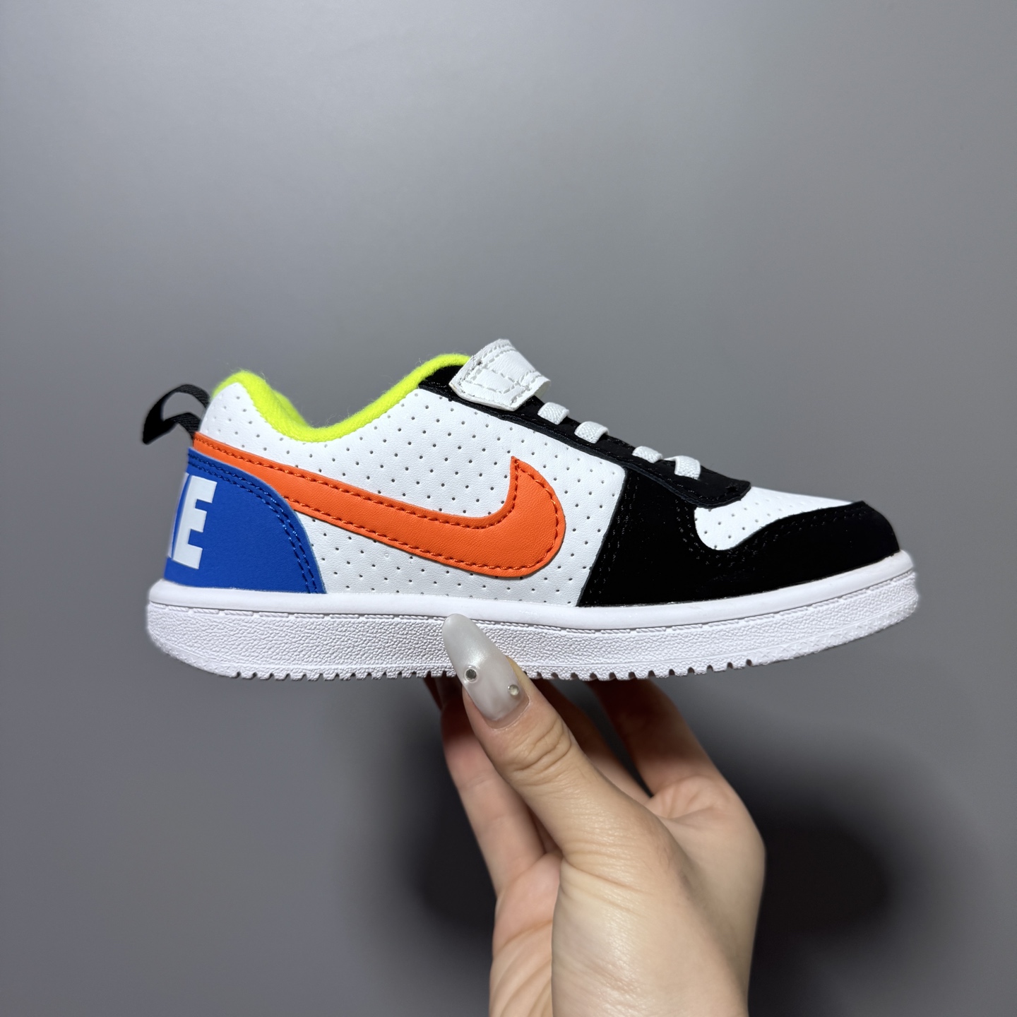 图片[4]-NK 新款低帮板鞋儿童板鞋 尺码：24-37码 经典耐克板鞋系列get✔️ 联名倒钩，潮范又洋气✨ 耐磨防滑大底，脚感不言而喻✌🏻-选品中心