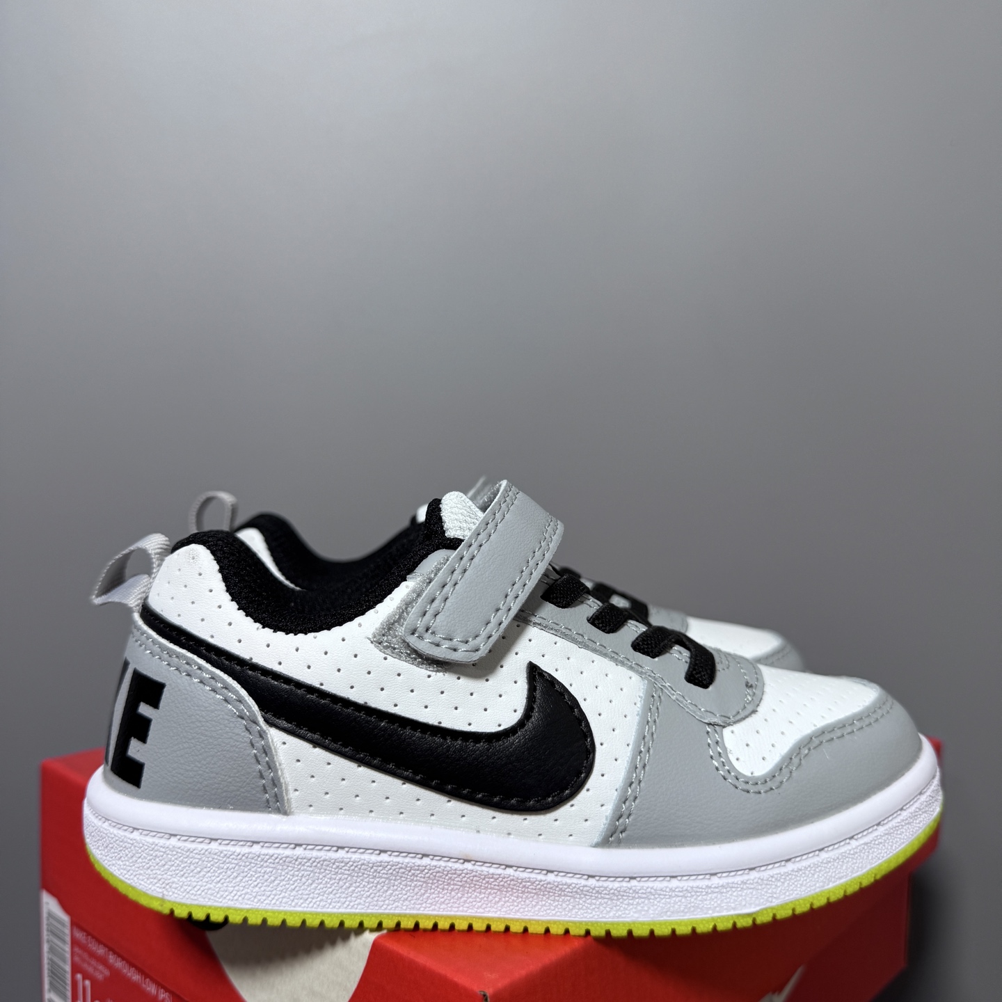 NK 新款低帮板鞋儿童板鞋 尺码：24-37码 经典耐克板鞋系列get✔️ 联名倒钩，潮范又洋气✨ 耐磨防滑大底，脚感不言而喻✌🏻-选品中心