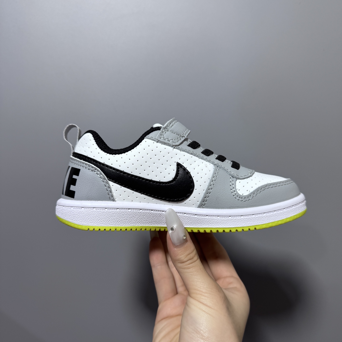 图片[4]-NK 新款低帮板鞋儿童板鞋 尺码：24-37码 经典耐克板鞋系列get✔️ 联名倒钩，潮范又洋气✨ 耐磨防滑大底，脚感不言而喻✌🏻-选品中心