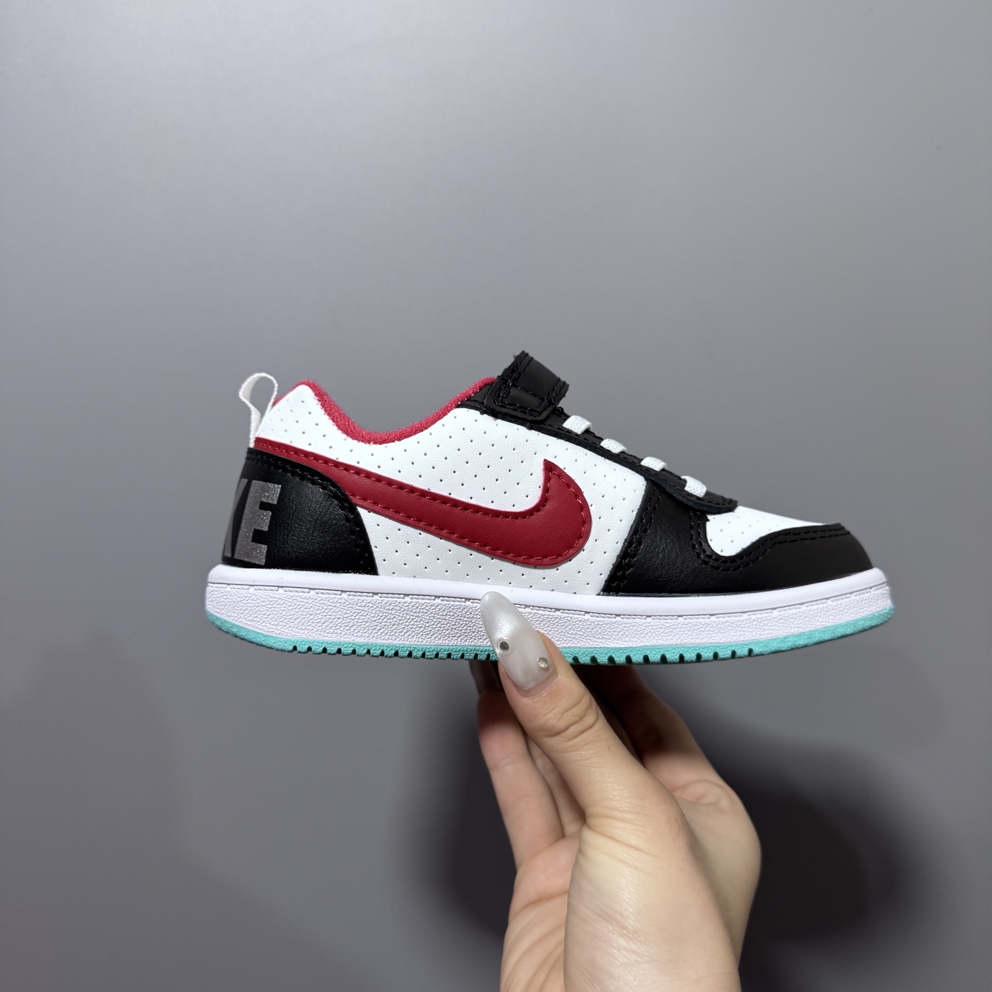 图片[4]-NK 新款低帮板鞋儿童板鞋 尺码：24-37码 经典耐克板鞋系列get✔️ 联名倒钩，潮范又洋气✨ 耐磨防滑大底，脚感不言而喻✌🏻-选品中心