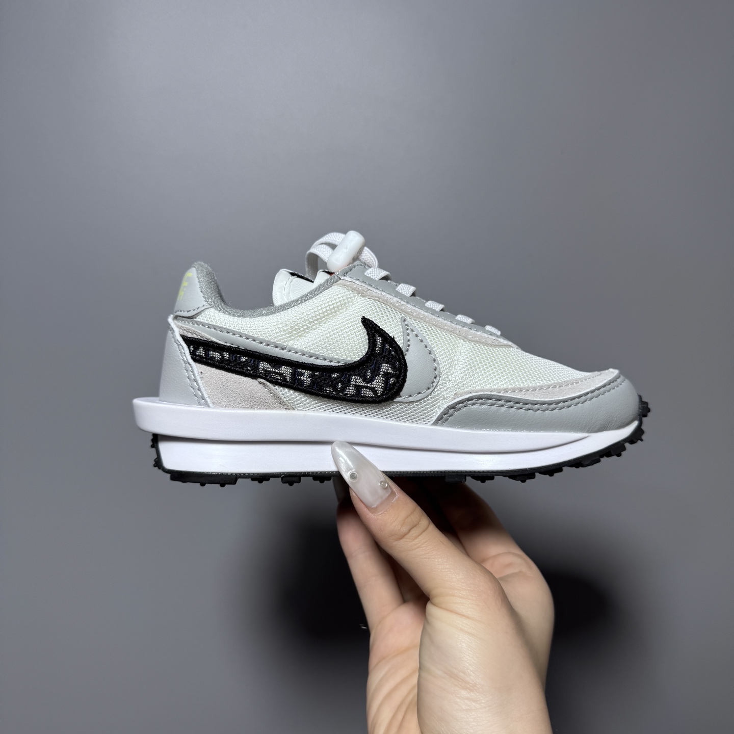 图片[4]-NK新款华夫松紧扣儿童休闲运动鞋 尺码：22-35码 经典华夫款式🆕 百搭又时髦✨ 松紧扣设计，穿脱方便✌🏻 橡胶耐磨防滑大底✔️ 优质面料拼接，质感满满💯-选品中心