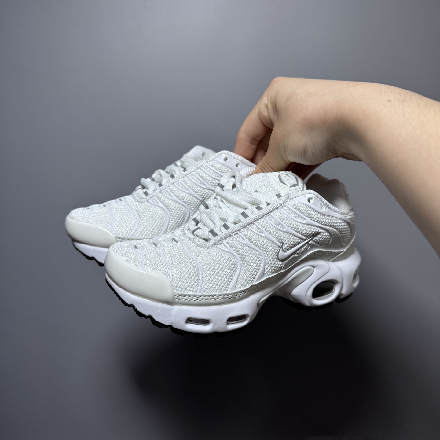 图片[3]-耐克 MAX plus全掌气垫儿童运动鞋 尺码：24-35码 超赞的全掌气垫，脚感超舒适👍🏻 优质鞋面拼接，质感满满💯 上学运动都是超合适单品❤-选品中心