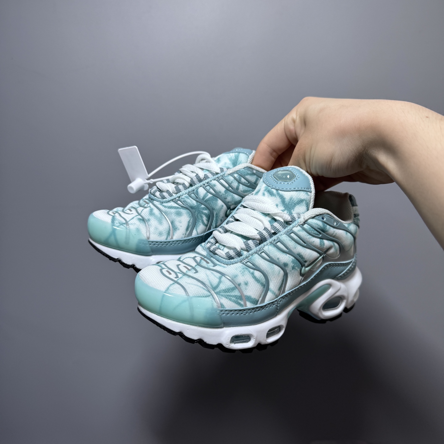 图片[3]-耐克 MAX plus全掌气垫儿童运动鞋 尺码：24-35码 超赞的全掌气垫，脚感超舒适👍🏻 优质鞋面拼接，质感满满💯 上学运动都是超合适单品❤-选品中心