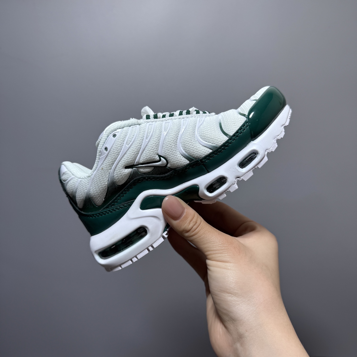 图片[5]-耐克 MAX plus全掌气垫儿童运动鞋 尺码：24-35码 超赞的全掌气垫，脚感超舒适👍🏻 优质鞋面拼接，质感满满💯 上学运动都是超合适单品❤-选品中心