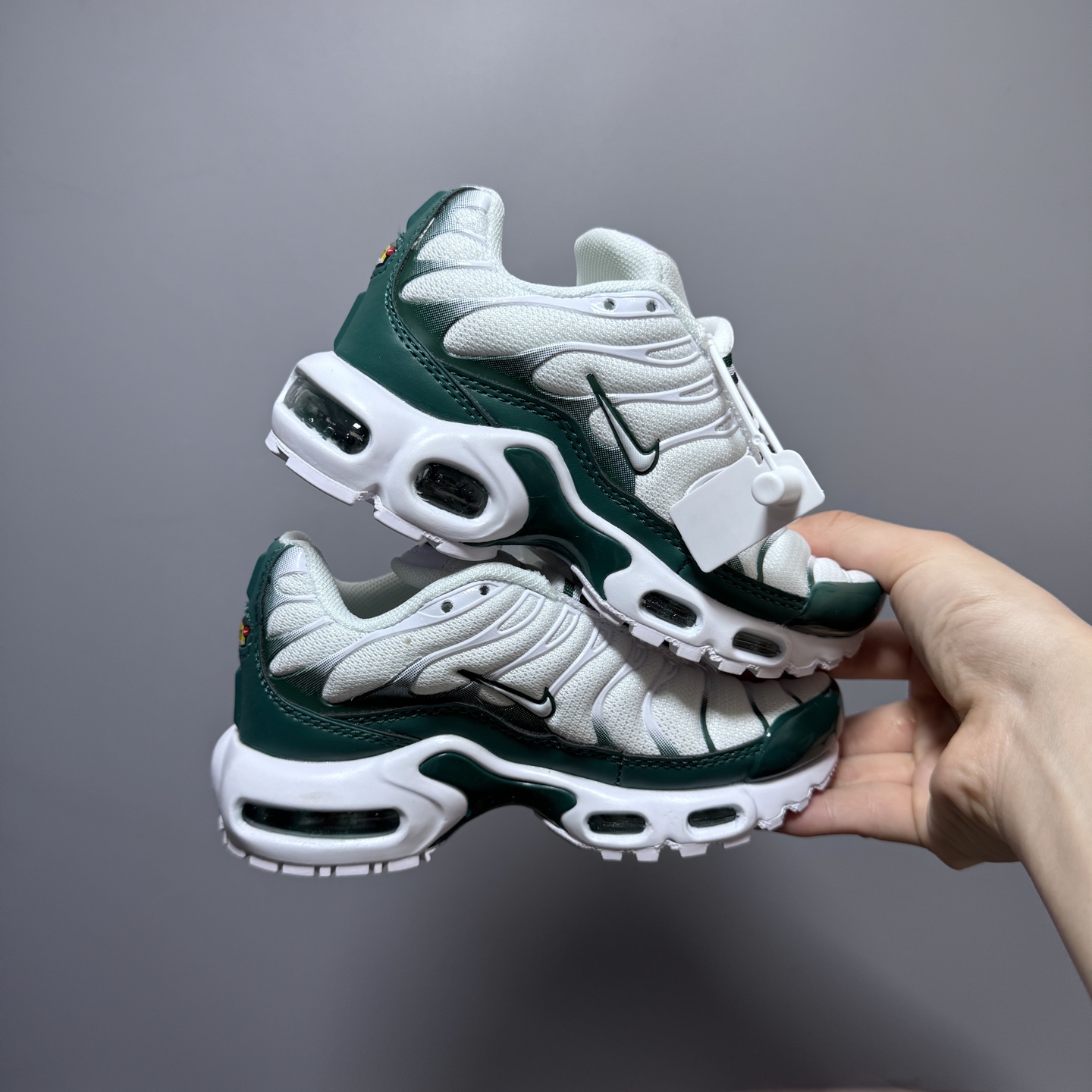 图片[2]-耐克 MAX plus全掌气垫儿童运动鞋 尺码：24-35码 超赞的全掌气垫，脚感超舒适👍🏻 优质鞋面拼接，质感满满💯 上学运动都是超合适单品❤-选品中心